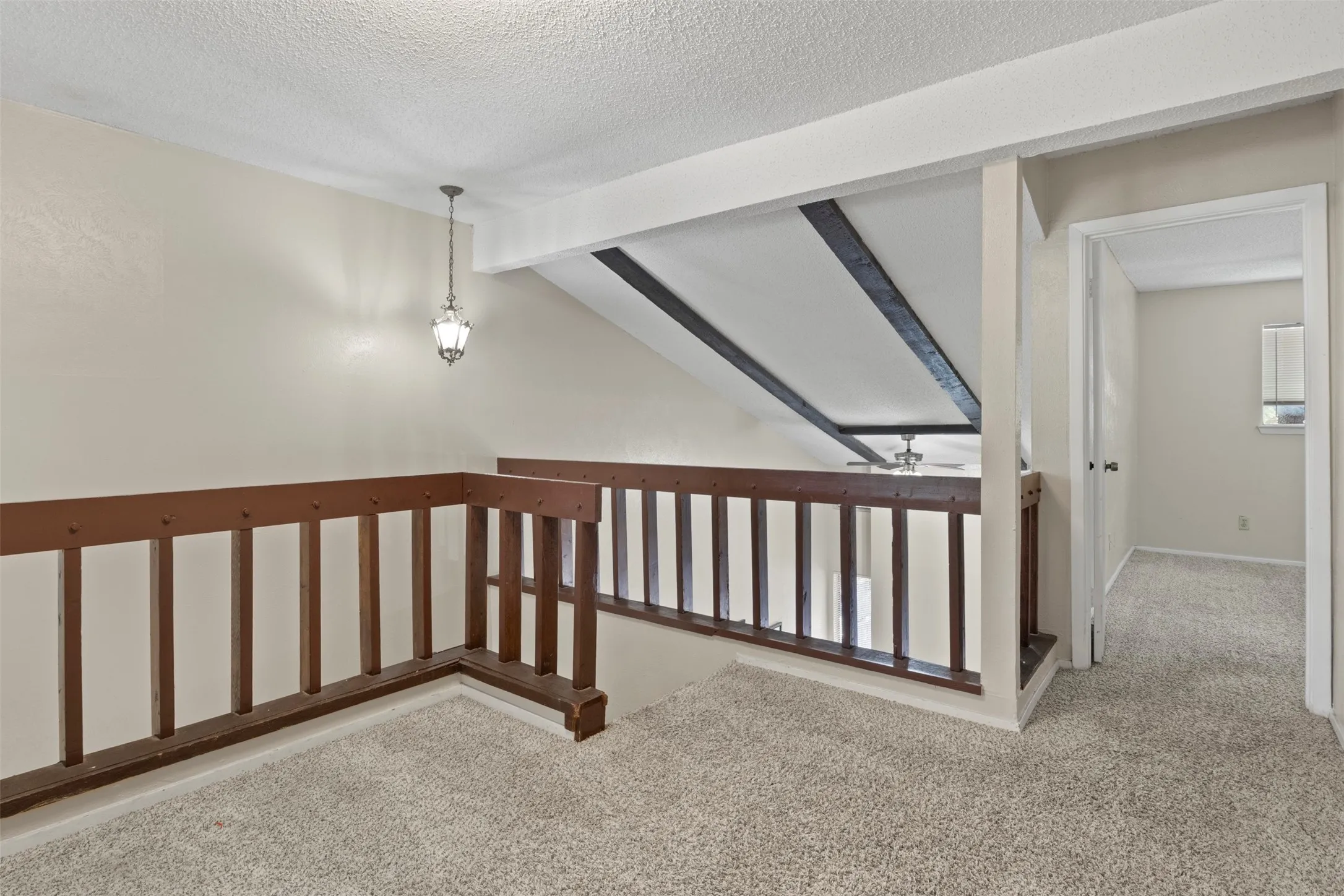 Townhouse For Sale in Dallas County , 518 Campana Court, Irving, Texas 75061, 3 Bedroom, 2 Bathroom, 1 Garage spaces, 1,569 Sqft, built in 1977, Price $257,900, mls#21334994, Real Estate Agent in Irving, Homes For Sale in Dallas county, Homes For Sale in Irving, Realtor in Irving Texas, Real Estate Brokerage Independent Realty Texas, Luminita Cordes Realtor