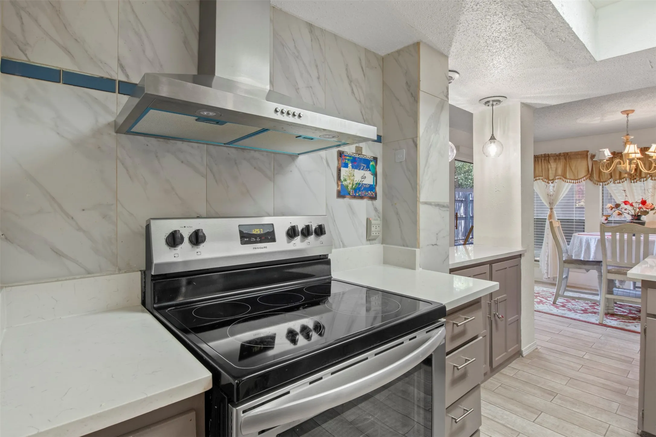 Townhouse For Sale in Dallas County , 518 Campana Court, Irving, Texas 75061, 3 Bedroom, 2 Bathroom, 1 Garage spaces, 1,569 Sqft, built in 1977, Price $257,900, mls#21334994, Real Estate Agent in Irving, Homes For Sale in Dallas county, Homes For Sale in Irving, Realtor in Irving Texas, Real Estate Brokerage Independent Realty Texas, Luminita Cordes Realtor
