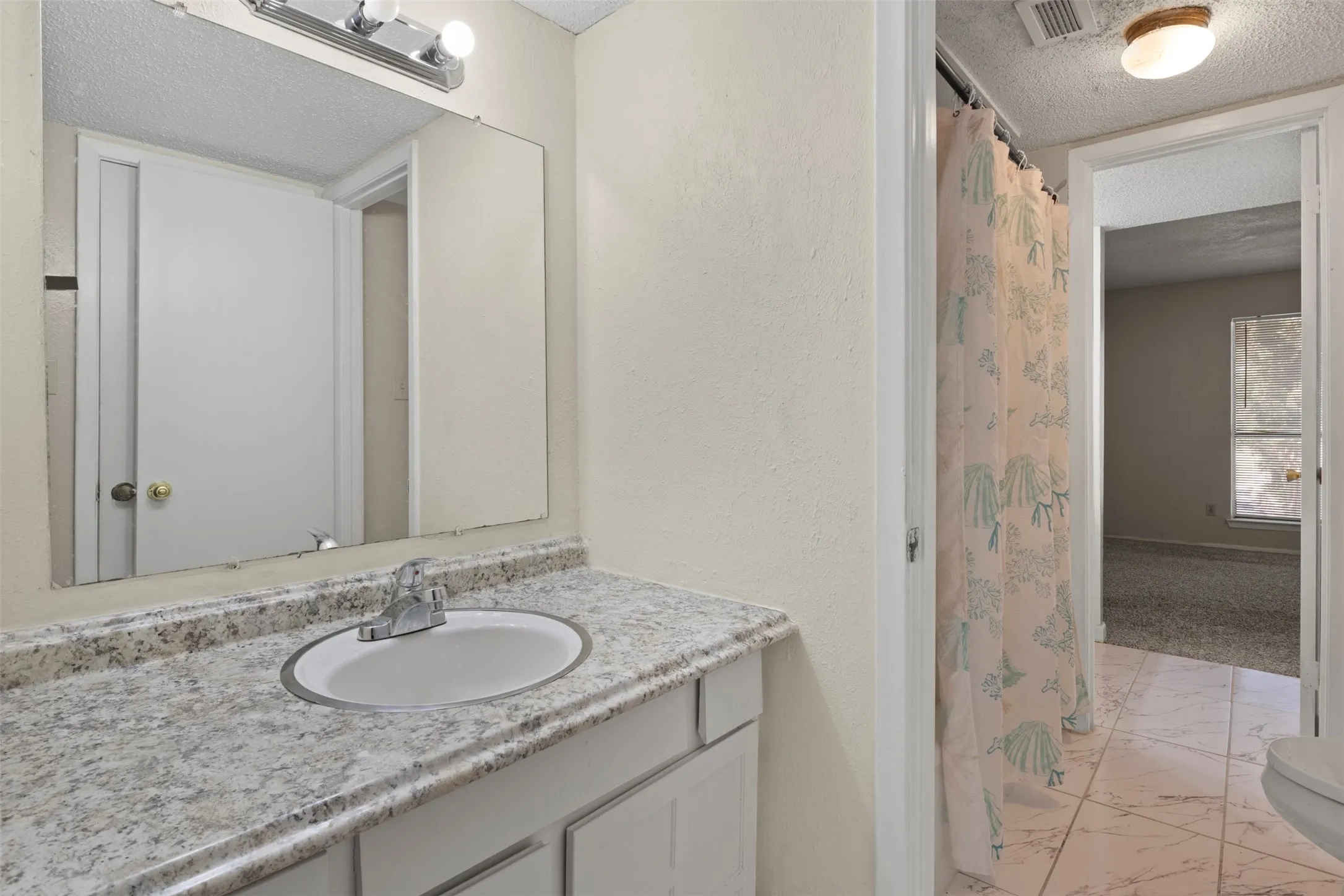 Townhouse For Sale in Dallas County , 518 Campana Court, Irving, Texas 75061, 3 Bedroom, 2 Bathroom, 1 Garage spaces, 1,569 Sqft, built in 1977, Price $257,900, mls#21334994, Real Estate Agent in Irving, Homes For Sale in Dallas county, Homes For Sale in Irving, Realtor in Irving Texas, Real Estate Brokerage Independent Realty Texas, Luminita Cordes Realtor