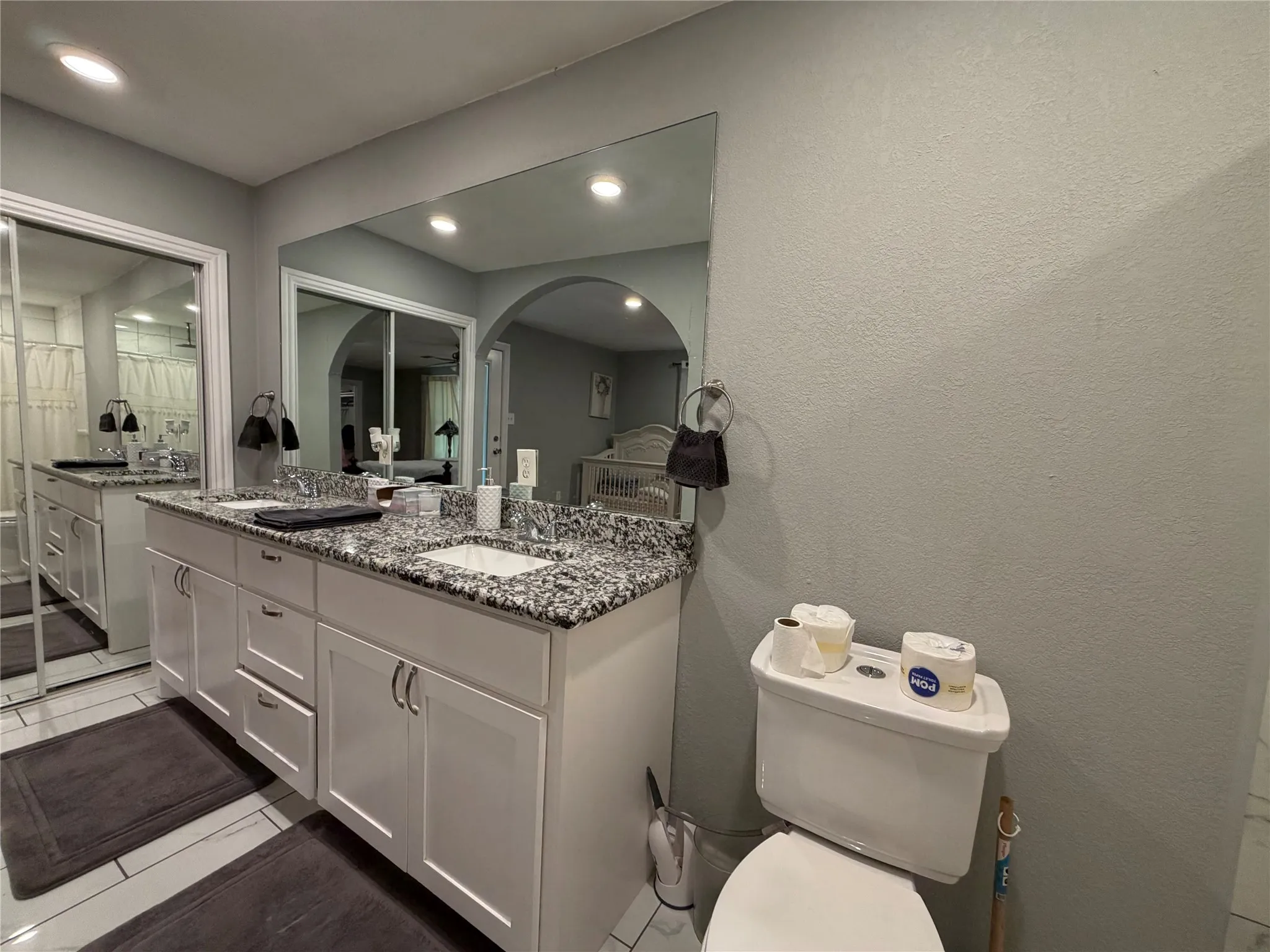 Single Family Residence For Rent in Tarrant County , 7024 Red Bud Lane, Fort Worth, Texas 76135, 3 Bedroom, 2 Bathroom, Garage spaces, 2,837 Sqft, built in 1972, mls#21333702, Real Estate Agent in Fort Worth, Homes For Rent in Tarrant county, Homes For Rent in Fort Worth, Realtor in Fort Worth Texas, Real Estate Brokerage Independent Realty Texas, Luminita Cordes Realtor