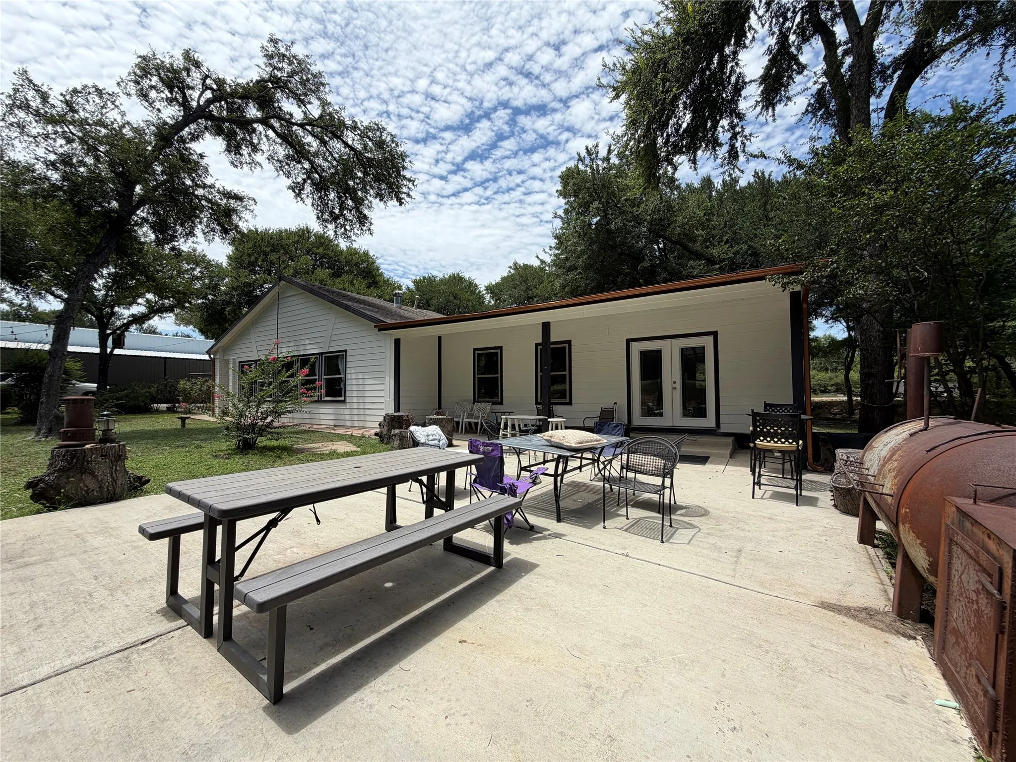 Single Family Residence For Rent in Tarrant County , 7024 Red Bud Lane, Fort Worth, Texas 76135, 3 Bedroom, 2 Bathroom, Garage spaces, 2,837 Sqft, built in 1972, mls#21333702, Real Estate Agent in Fort Worth, Homes For Rent in Tarrant county, Homes For Rent in Fort Worth, Realtor in Fort Worth Texas, Real Estate Brokerage Independent Realty Texas, Luminita Cordes Realtor