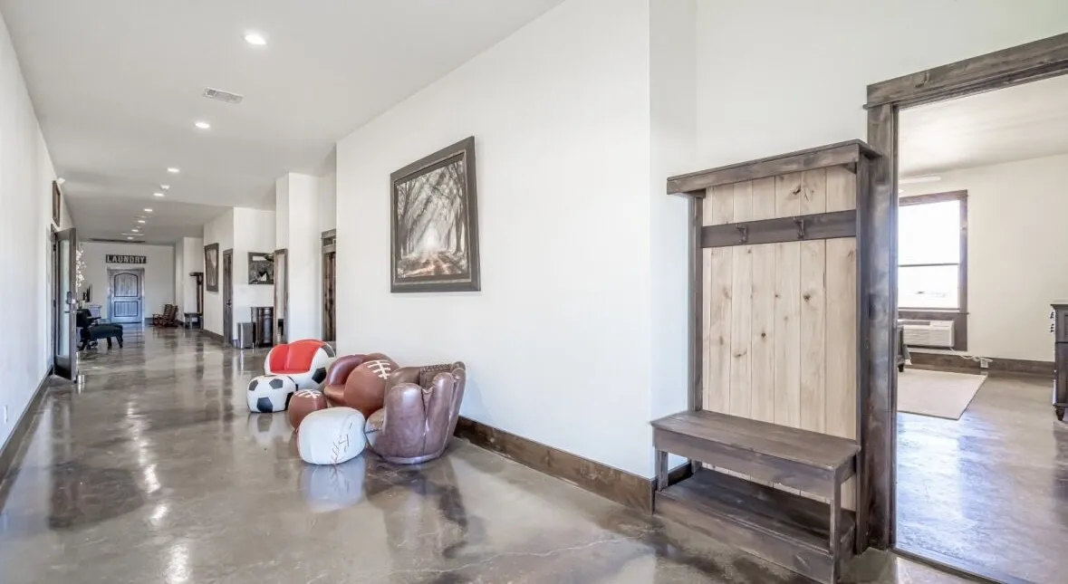 Single Family Residence For Sale in Hood County , 8900 Nix Road, Tolar, Texas 76476, 5 Bedroom, 7 Bathroom, 5 Garage spaces, 5,685 Sqft, built in 2023, mls#21335113, Real Estate Agent in Tolar, Homes For Sale in Hood county, Homes For Sale in Tolar, Realtor in Tolar Texas, Real Estate Brokerage Independent Realty Texas, Luminita Cordes Realtor