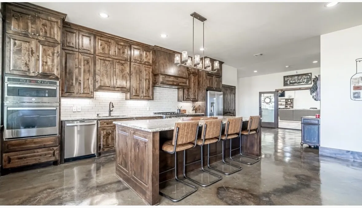 Single Family Residence For Sale in Hood County , 8900 Nix Road, Tolar, Texas 76476, 5 Bedroom, 7 Bathroom, 5 Garage spaces, 5,685 Sqft, built in 2023, mls#21335113, Real Estate Agent in Tolar, Homes For Sale in Hood county, Homes For Sale in Tolar, Realtor in Tolar Texas, Real Estate Brokerage Independent Realty Texas, Luminita Cordes Realtor
