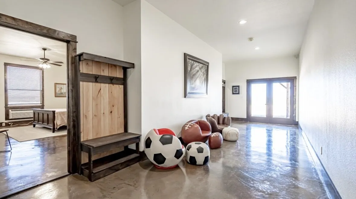 Single Family Residence For Sale in Hood County , 8900 Nix Road, Tolar, Texas 76476, 5 Bedroom, 7 Bathroom, 5 Garage spaces, 5,685 Sqft, built in 2023, mls#21335113, Real Estate Agent in Tolar, Homes For Sale in Hood county, Homes For Sale in Tolar, Realtor in Tolar Texas, Real Estate Brokerage Independent Realty Texas, Luminita Cordes Realtor