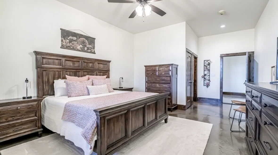 Single Family Residence For Sale in Hood County , 8900 Nix Road, Tolar, Texas 76476, 5 Bedroom, 7 Bathroom, 5 Garage spaces, 5,685 Sqft, built in 2023, mls#21335113, Real Estate Agent in Tolar, Homes For Sale in Hood county, Homes For Sale in Tolar, Realtor in Tolar Texas, Real Estate Brokerage Independent Realty Texas, Luminita Cordes Realtor