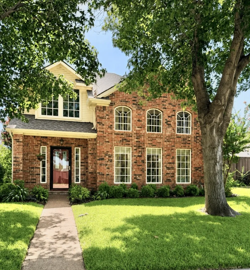 Single Family Residence For Sale in Dallas County , 2740 Summertree Drive, Carrollton, Texas 75006, 3 Bedroom, 3 Bathroom, 2 Garage spaces, 1,784 Sqft, built in 1993, mls#21336227, Real Estate Agent in Carrollton, Homes For Sale in Dallas county, Homes For Sale in Carrollton, Realtor in Carrollton Texas, Real Estate Brokerage Independent Realty Texas, Luminita Cordes Realtor