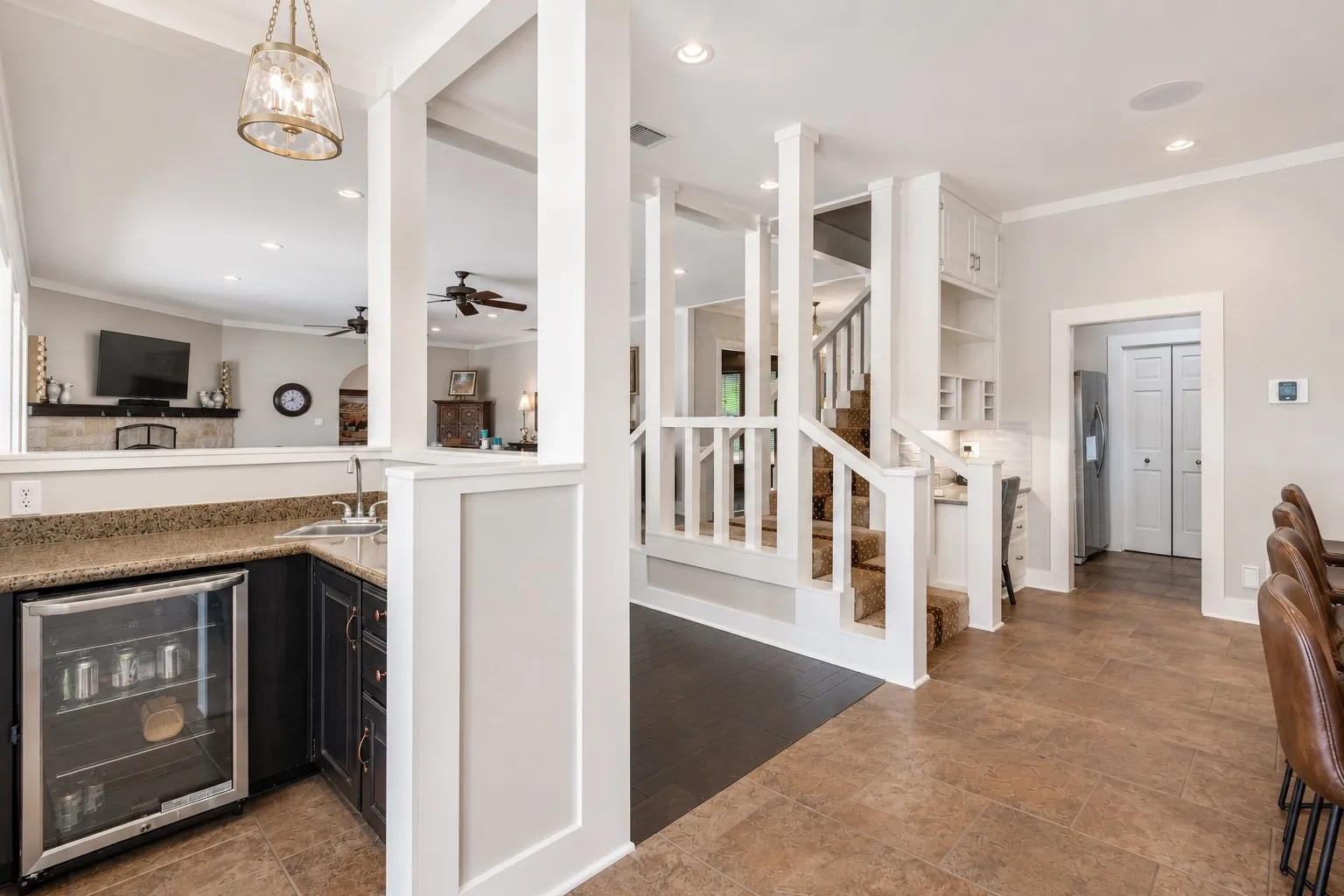 Single Family Residence For Sale in Smith County , 6500 Hollytree Circle, Tyler, Texas 75703, 5 Bedroom, 7 Bathroom, 4 Garage spaces, 5,606 Sqft, built in 1985, mls#21334220, Real Estate Agent in Tyler, Homes For Sale in Smith county, Homes For Sale in Tyler, Realtor in Tyler Texas, Real Estate Brokerage Independent Realty Texas, Luminita Cordes Realtor