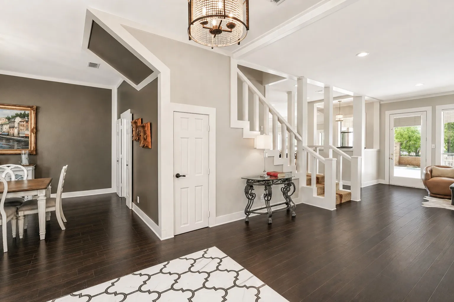 Single Family Residence For Sale in Smith County , 6500 Hollytree Circle, Tyler, Texas 75703, 5 Bedroom, 7 Bathroom, 4 Garage spaces, 5,606 Sqft, built in 1985, mls#21334220, Real Estate Agent in Tyler, Homes For Sale in Smith county, Homes For Sale in Tyler, Realtor in Tyler Texas, Real Estate Brokerage Independent Realty Texas, Luminita Cordes Realtor