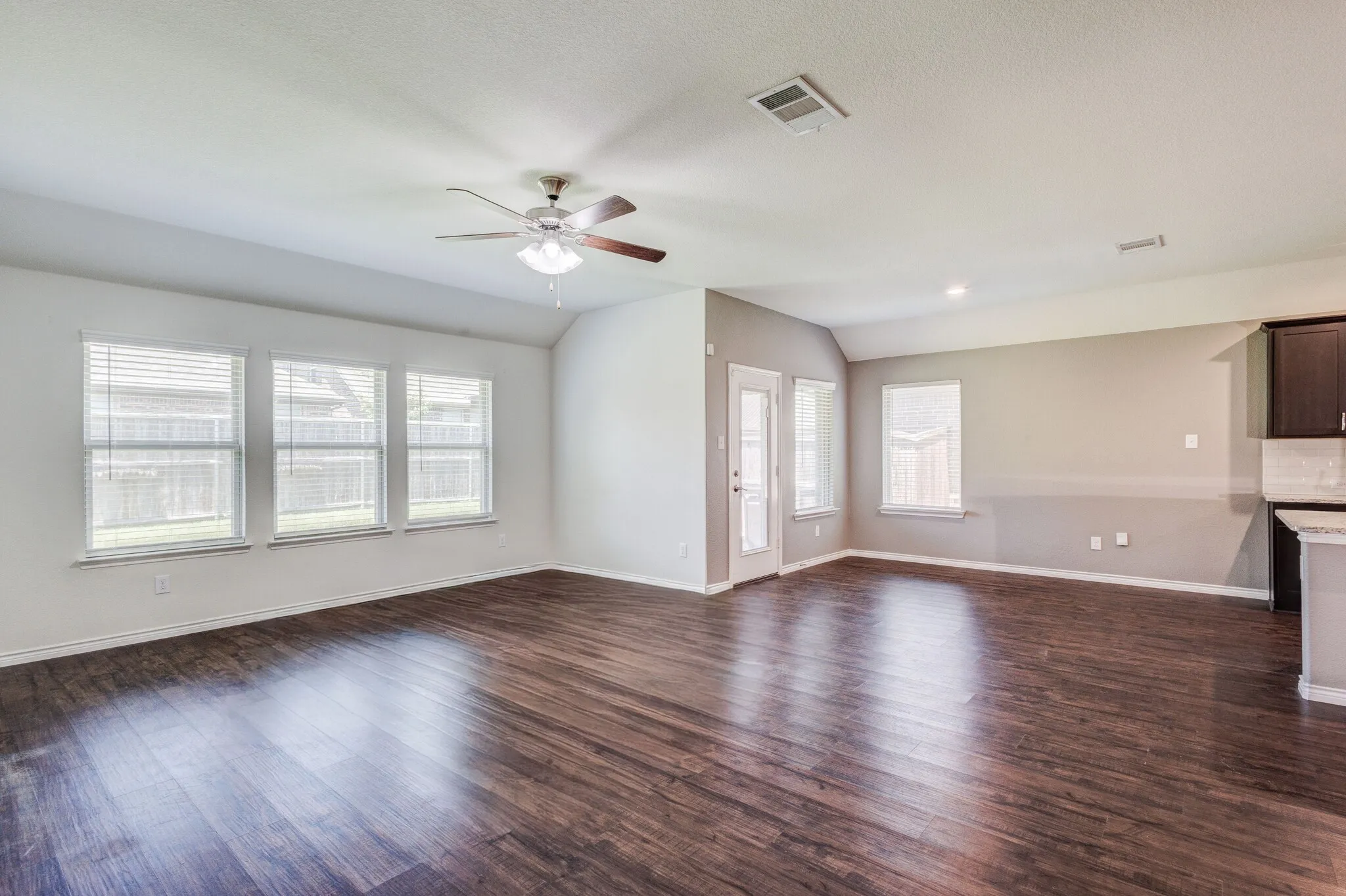 Single Family Residence For Sale in Rockwall County , 336 Burr Lane, Fate, Texas 75189, 4 Bedroom, 2 Bathroom, 2 Garage spaces, 2,015 Sqft, built in 2019, mls#21327590, Real Estate Agent in Fate, Homes For Sale in Rockwall county, Homes For Sale in Fate, Realtor in Fate Texas, Real Estate Brokerage Independent Realty Texas, Luminita Cordes Realtor