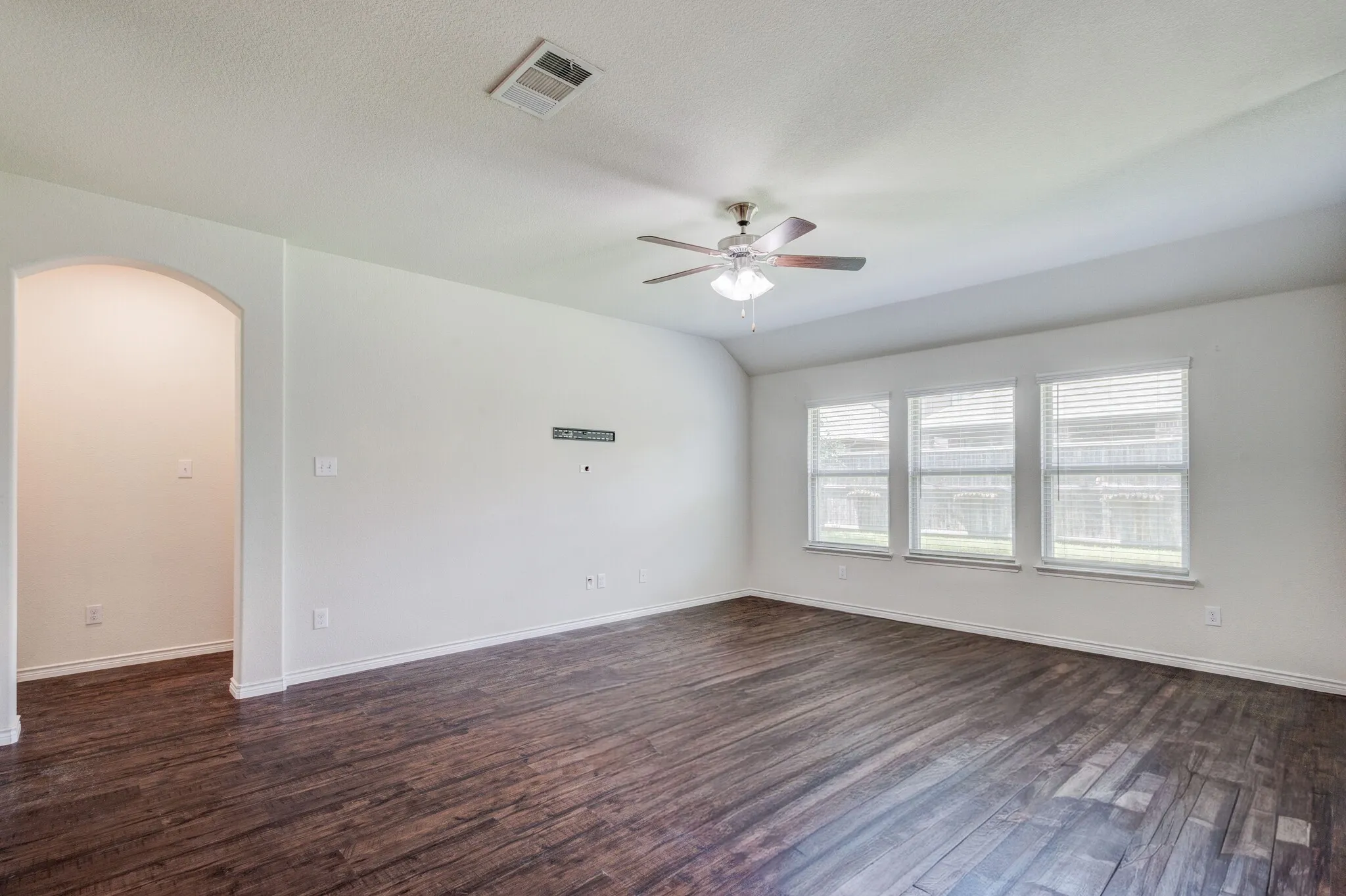 Single Family Residence For Sale in Rockwall County , 336 Burr Lane, Fate, Texas 75189, 4 Bedroom, 2 Bathroom, 2 Garage spaces, 2,015 Sqft, built in 2019, mls#21327590, Real Estate Agent in Fate, Homes For Sale in Rockwall county, Homes For Sale in Fate, Realtor in Fate Texas, Real Estate Brokerage Independent Realty Texas, Luminita Cordes Realtor
