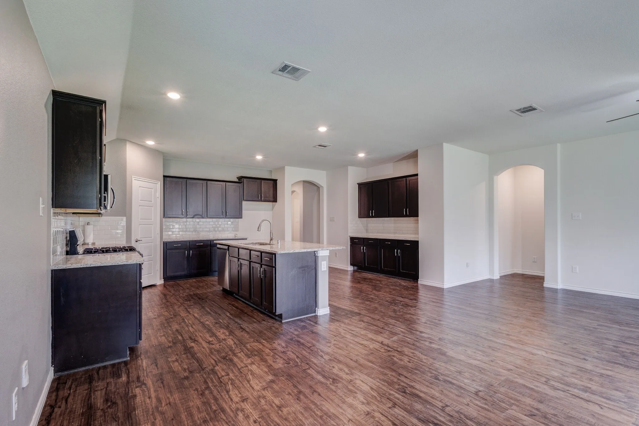 Single Family Residence For Sale in Rockwall County , 336 Burr Lane, Fate, Texas 75189, 4 Bedroom, 2 Bathroom, 2 Garage spaces, 2,015 Sqft, built in 2019, mls#21327590, Real Estate Agent in Fate, Homes For Sale in Rockwall county, Homes For Sale in Fate, Realtor in Fate Texas, Real Estate Brokerage Independent Realty Texas, Luminita Cordes Realtor