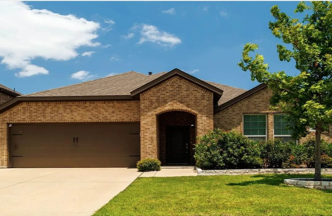 Single Family Residence For Sale in Rockwall County , 336 Burr Lane, Fate, Texas 75189, 4 Bedroom, 2 Bathroom, 2 Garage spaces, 2,015 Sqft, built in 2019, mls#21327590, Real Estate Agent in Fate, Homes For Sale in Rockwall county, Homes For Sale in Fate, Realtor in Fate Texas, Real Estate Brokerage Independent Realty Texas, Luminita Cordes Realtor