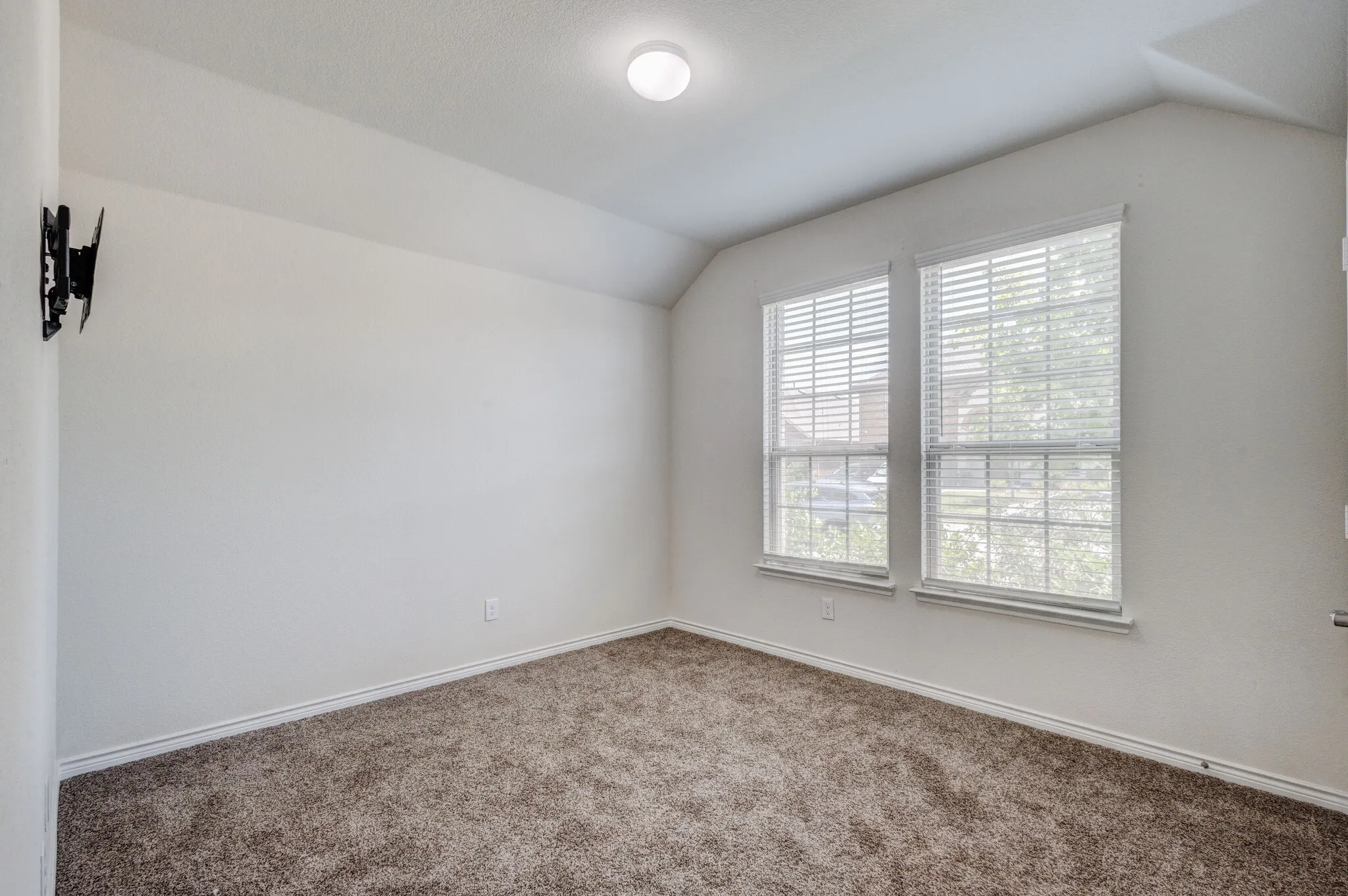 Single Family Residence For Sale in Rockwall County , 336 Burr Lane, Fate, Texas 75189, 4 Bedroom, 2 Bathroom, 2 Garage spaces, 2,015 Sqft, built in 2019, mls#21327590, Real Estate Agent in Fate, Homes For Sale in Rockwall county, Homes For Sale in Fate, Realtor in Fate Texas, Real Estate Brokerage Independent Realty Texas, Luminita Cordes Realtor