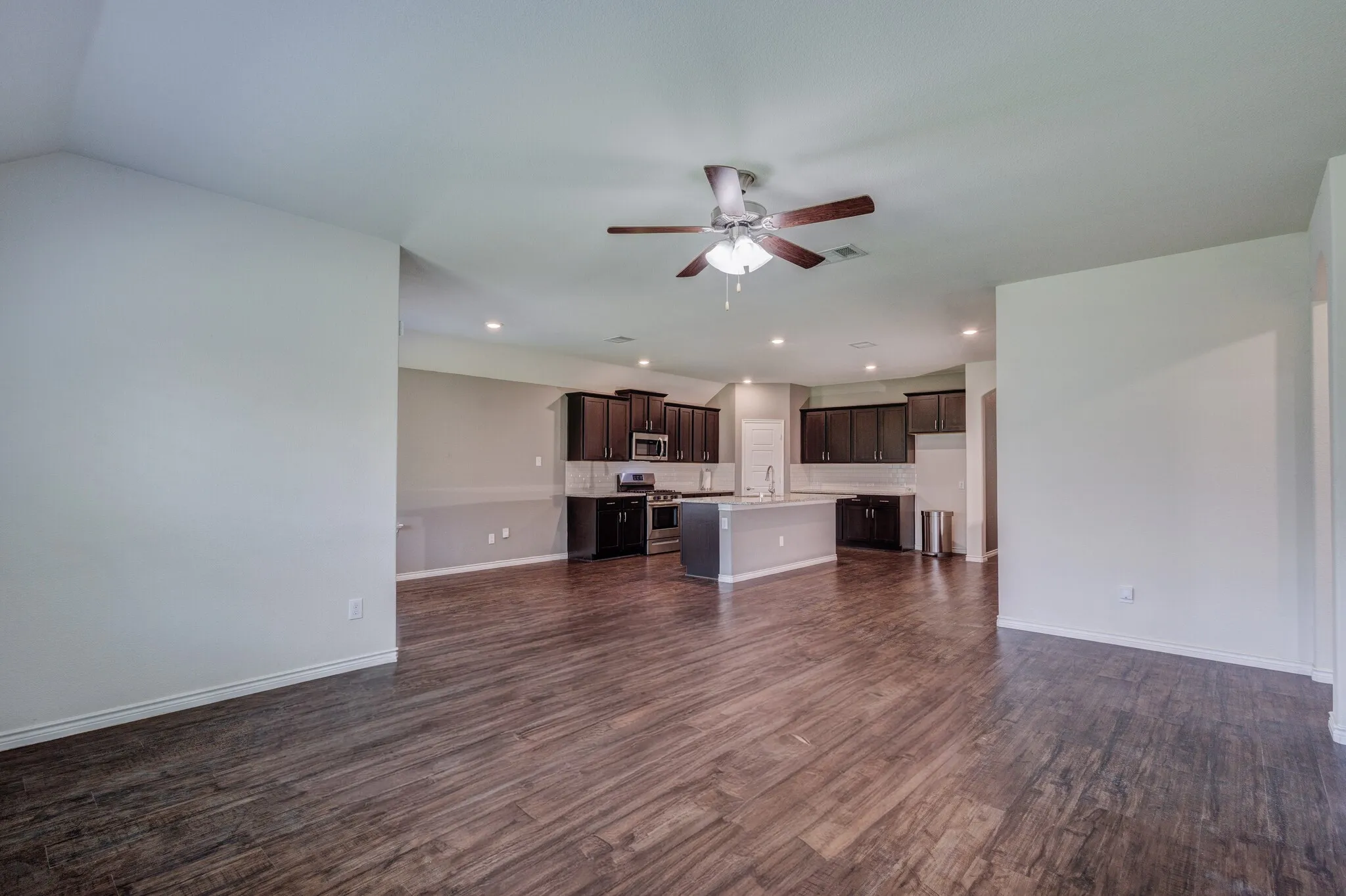Single Family Residence For Sale in Rockwall County , 336 Burr Lane, Fate, Texas 75189, 4 Bedroom, 2 Bathroom, 2 Garage spaces, 2,015 Sqft, built in 2019, mls#21327590, Real Estate Agent in Fate, Homes For Sale in Rockwall county, Homes For Sale in Fate, Realtor in Fate Texas, Real Estate Brokerage Independent Realty Texas, Luminita Cordes Realtor
