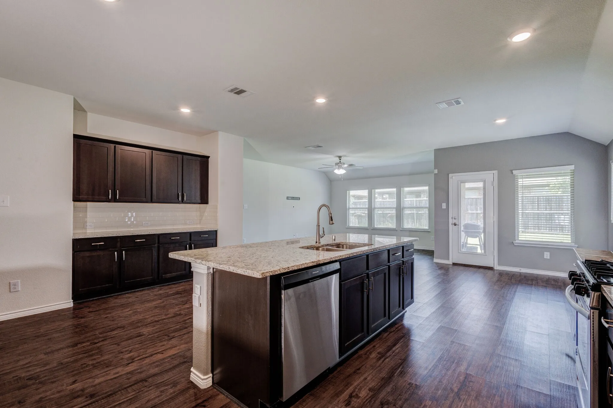 Single Family Residence For Sale in Rockwall County , 336 Burr Lane, Fate, Texas 75189, 4 Bedroom, 2 Bathroom, 2 Garage spaces, 2,015 Sqft, built in 2019, mls#21327590, Real Estate Agent in Fate, Homes For Sale in Rockwall county, Homes For Sale in Fate, Realtor in Fate Texas, Real Estate Brokerage Independent Realty Texas, Luminita Cordes Realtor