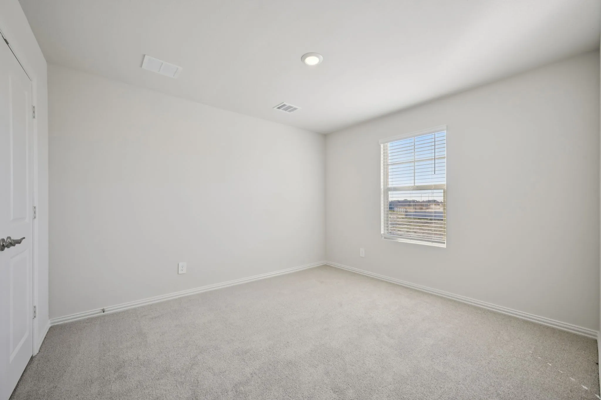  Photo is not of the actual home, but is an inspirational photo of builder’s model home and may depict options, furnishings, and/or decorator features that are not included.
