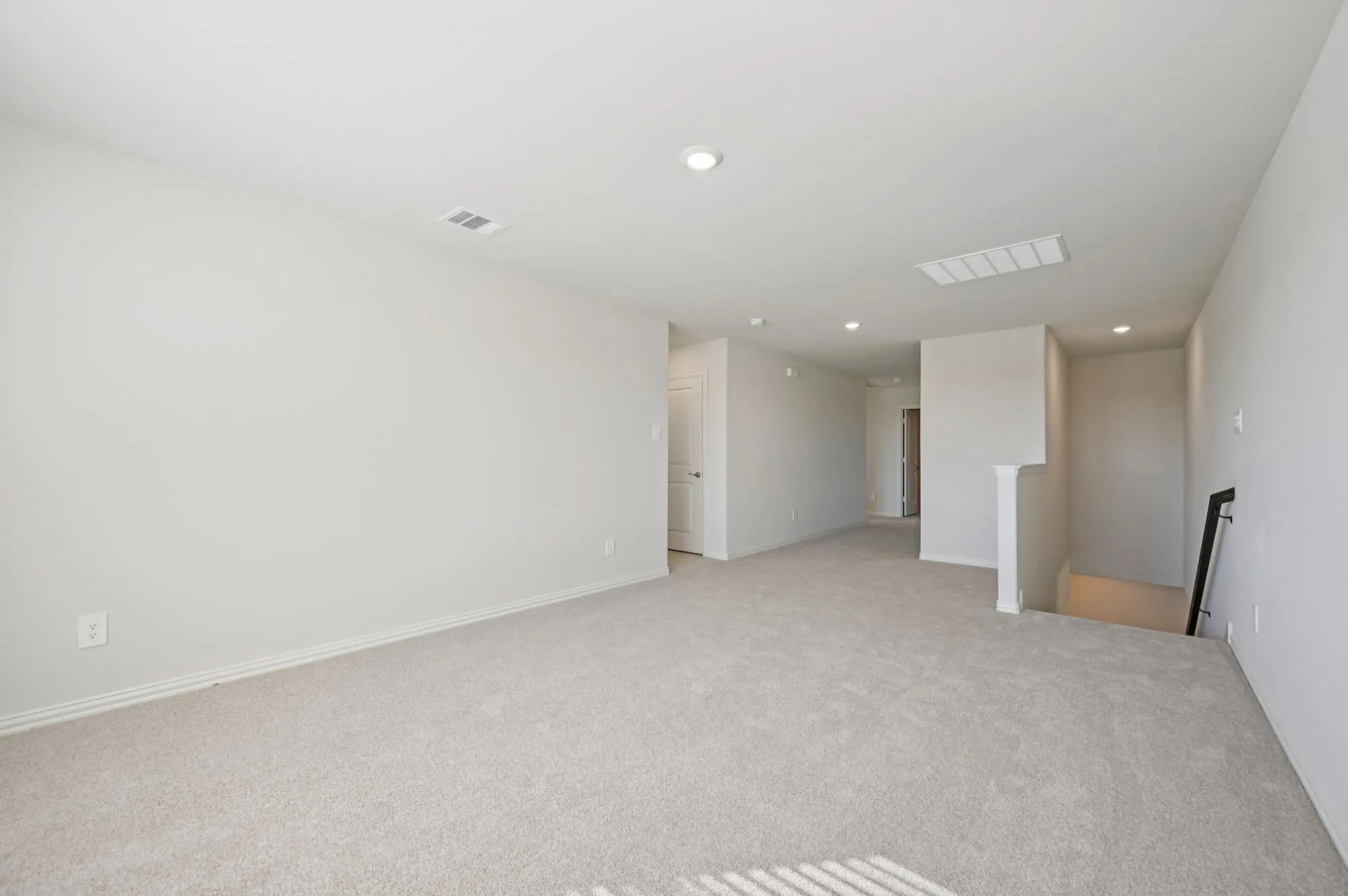  Photo is not of the actual home, but is an inspirational photo of builder’s model home and may depict options, furnishings, and/or decorator features that are not included.
