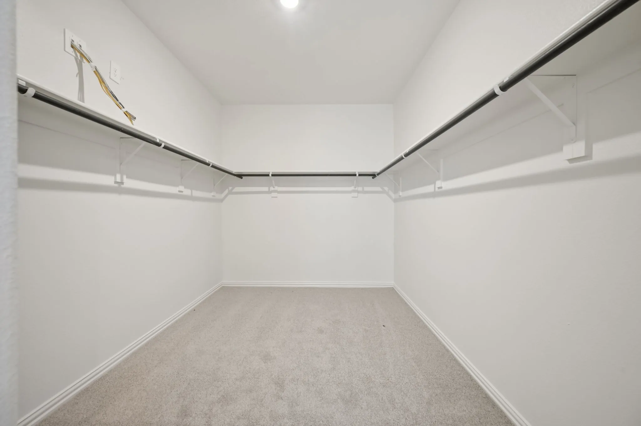  Photo is not of the actual home, but is an inspirational photo of builder’s model home and may depict options, furnishings, and/or decorator features that are not included.
