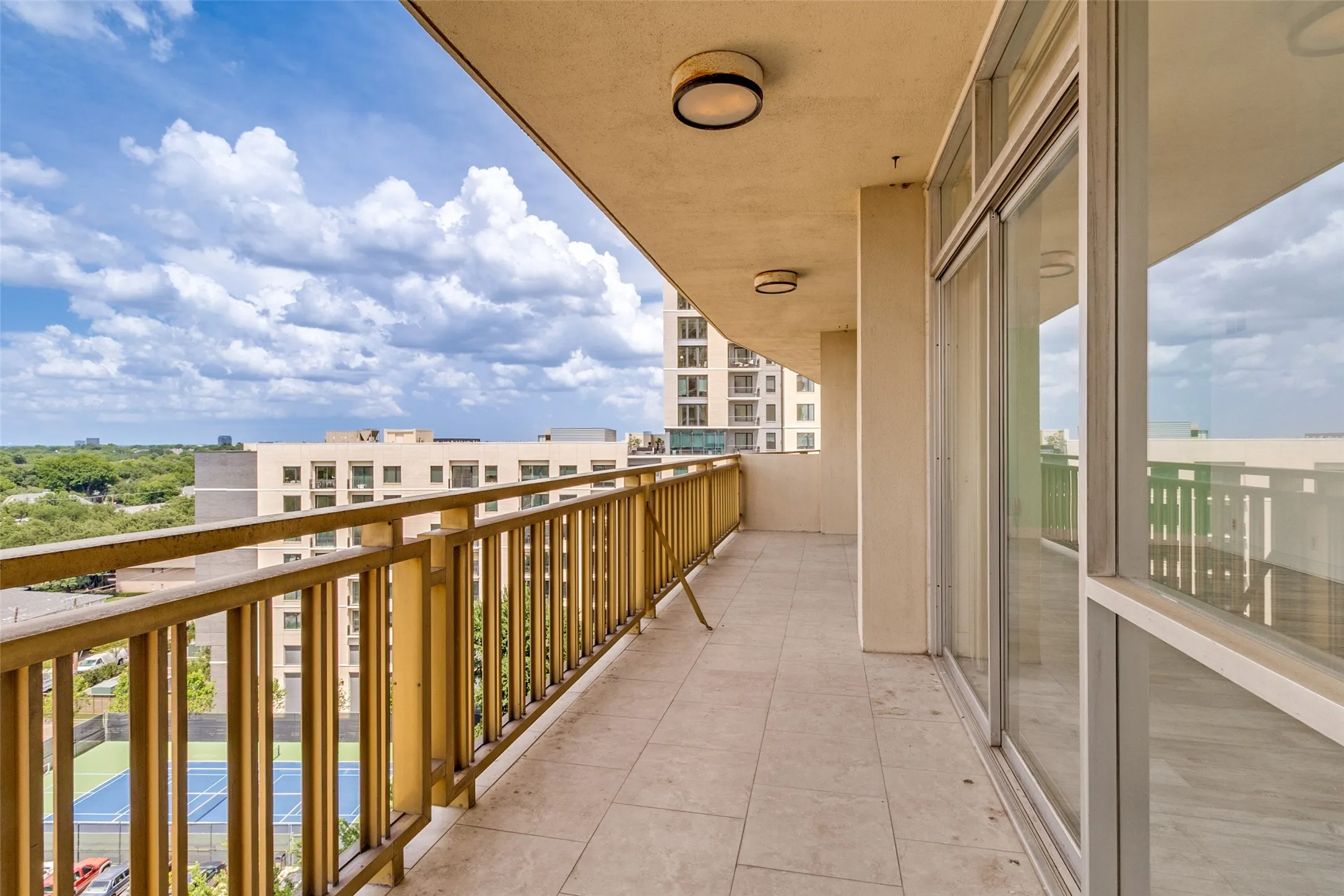 Condominium For Rent in Dallas County , 6211 W Northwest Highway 1004, Dallas, Texas 75225, 2 Bedroom, 2 Bathroom, 1 Garage spaces, 1,130 Sqft, built in 1966, mls#21336126, Real Estate Agent in Dallas, Homes For Rent in Dallas county, Homes For Rent in Dallas, Realtor in Dallas Texas, Real Estate Brokerage Independent Realty Texas, Luminita Cordes Realtor