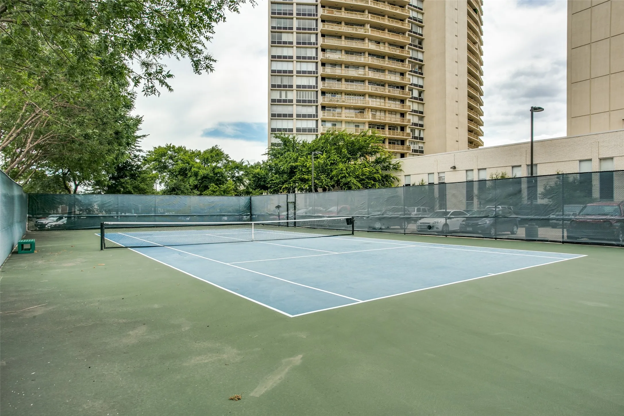 Condominium For Rent in Dallas County , 6211 W Northwest Highway 1004, Dallas, Texas 75225, 2 Bedroom, 2 Bathroom, 1 Garage spaces, 1,130 Sqft, built in 1966, mls#21336126, Real Estate Agent in Dallas, Homes For Rent in Dallas county, Homes For Rent in Dallas, Realtor in Dallas Texas, Real Estate Brokerage Independent Realty Texas, Luminita Cordes Realtor