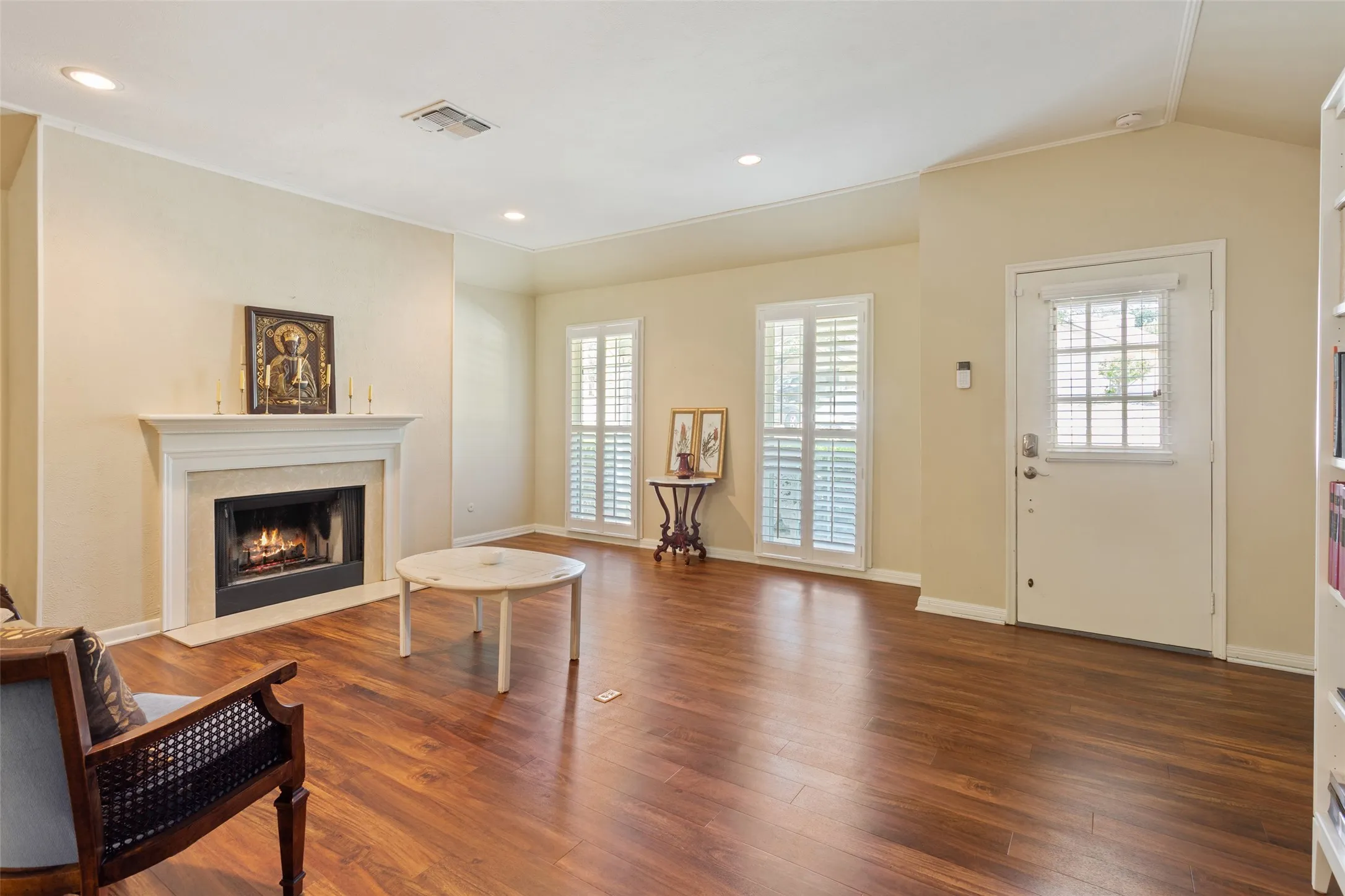 Single Family Residence For Sale in Mc Lennan County , 4544 Westchester Drive, Waco, Texas 76710, 3 Bedroom, 2 Bathroom, 2 Garage spaces, 2,325 Sqft, built in 1977, mls#21214922, Real Estate Agent in Waco, Homes For Sale in Mc Lennan county, Homes For Sale in Waco, Realtor in Waco Texas, Real Estate Brokerage Independent Realty Texas, Luminita Cordes Realtor