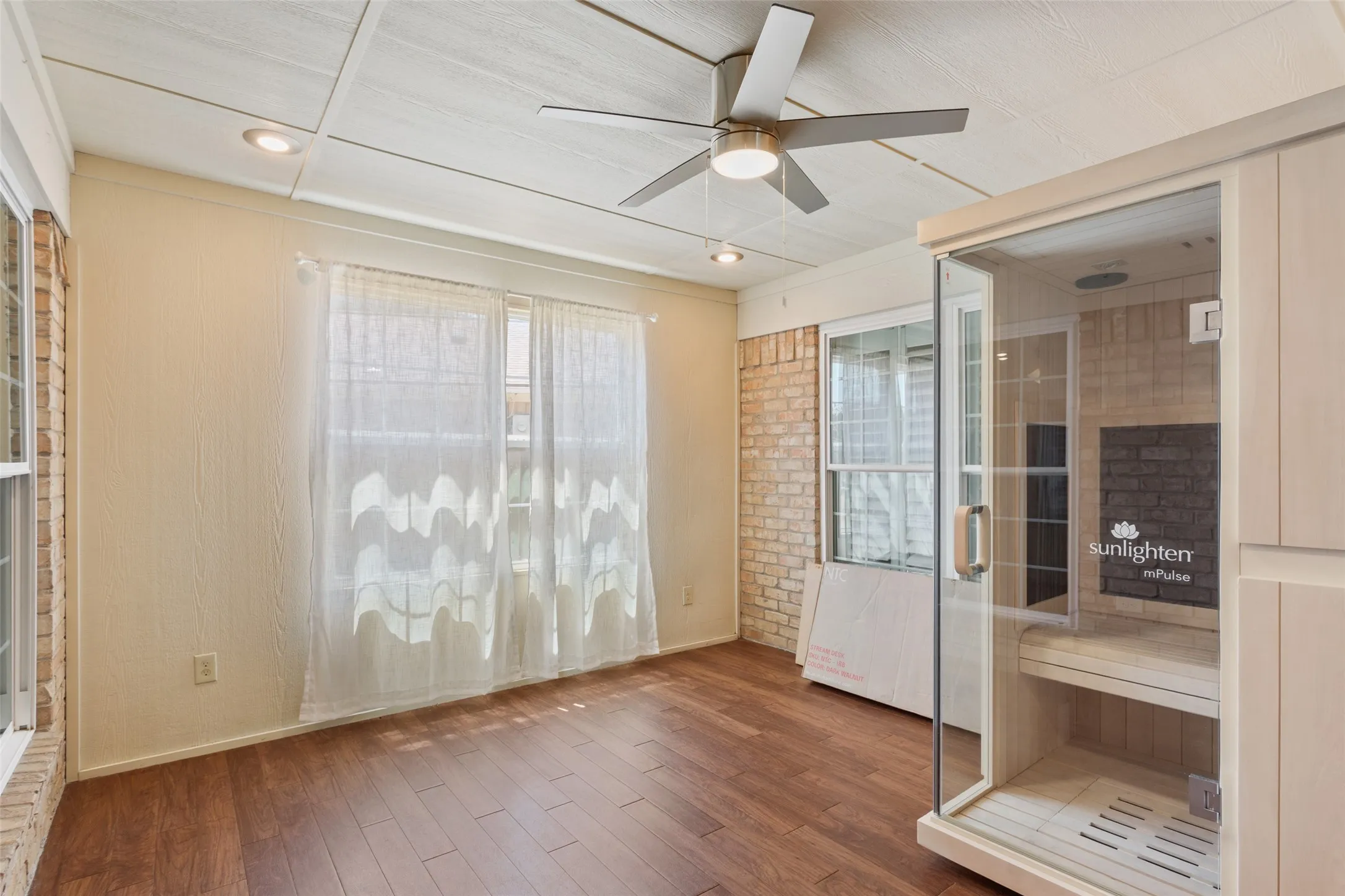 Single Family Residence For Sale in Mc Lennan County , 4544 Westchester Drive, Waco, Texas 76710, 3 Bedroom, 2 Bathroom, 2 Garage spaces, 2,325 Sqft, built in 1977, mls#21214922, Real Estate Agent in Waco, Homes For Sale in Mc Lennan county, Homes For Sale in Waco, Realtor in Waco Texas, Real Estate Brokerage Independent Realty Texas, Luminita Cordes Realtor