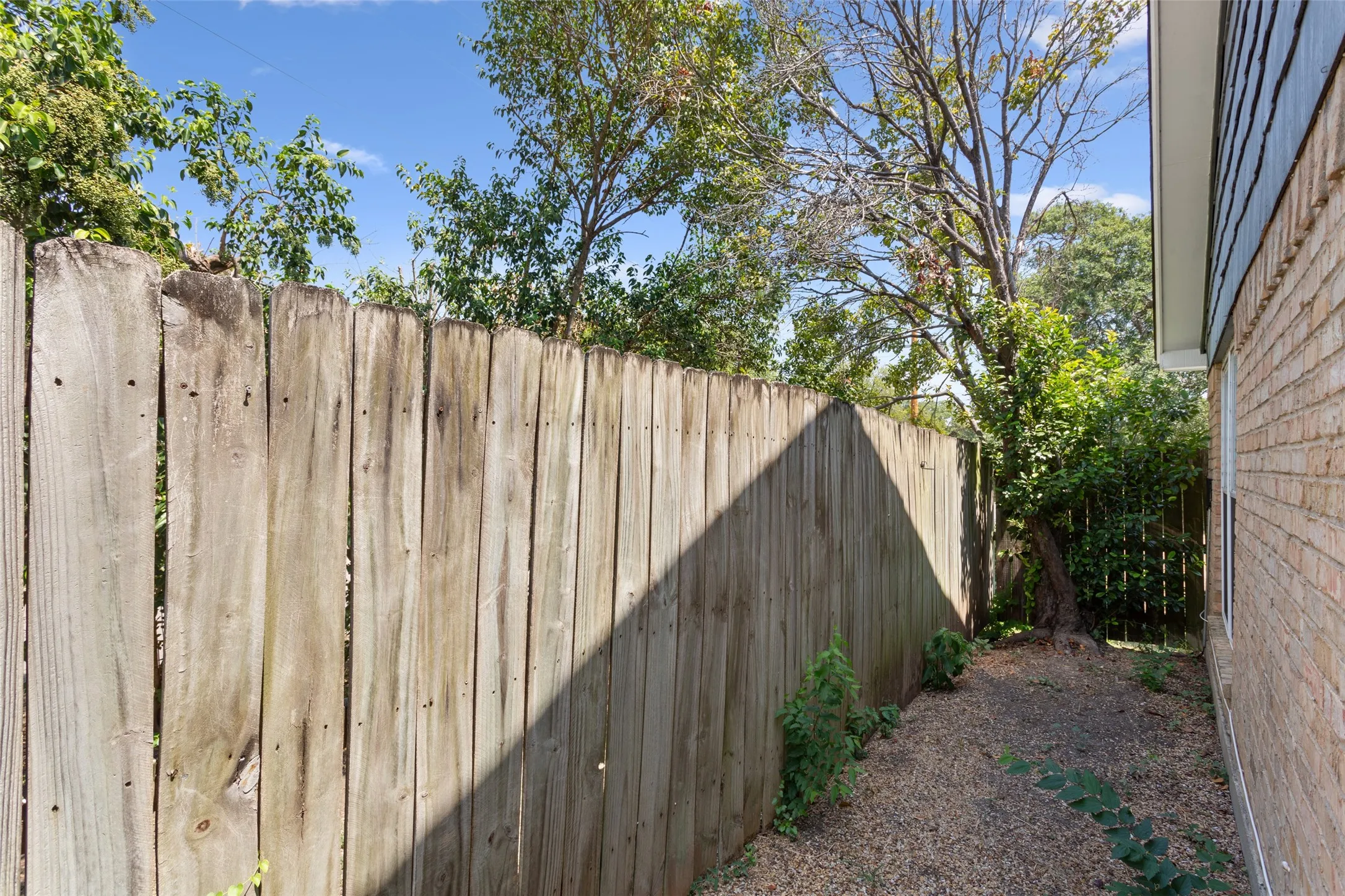 Single Family Residence For Sale in Mc Lennan County , 4544 Westchester Drive, Waco, Texas 76710, 3 Bedroom, 2 Bathroom, 2 Garage spaces, 2,325 Sqft, built in 1977, mls#21214922, Real Estate Agent in Waco, Homes For Sale in Mc Lennan county, Homes For Sale in Waco, Realtor in Waco Texas, Real Estate Brokerage Independent Realty Texas, Luminita Cordes Realtor
