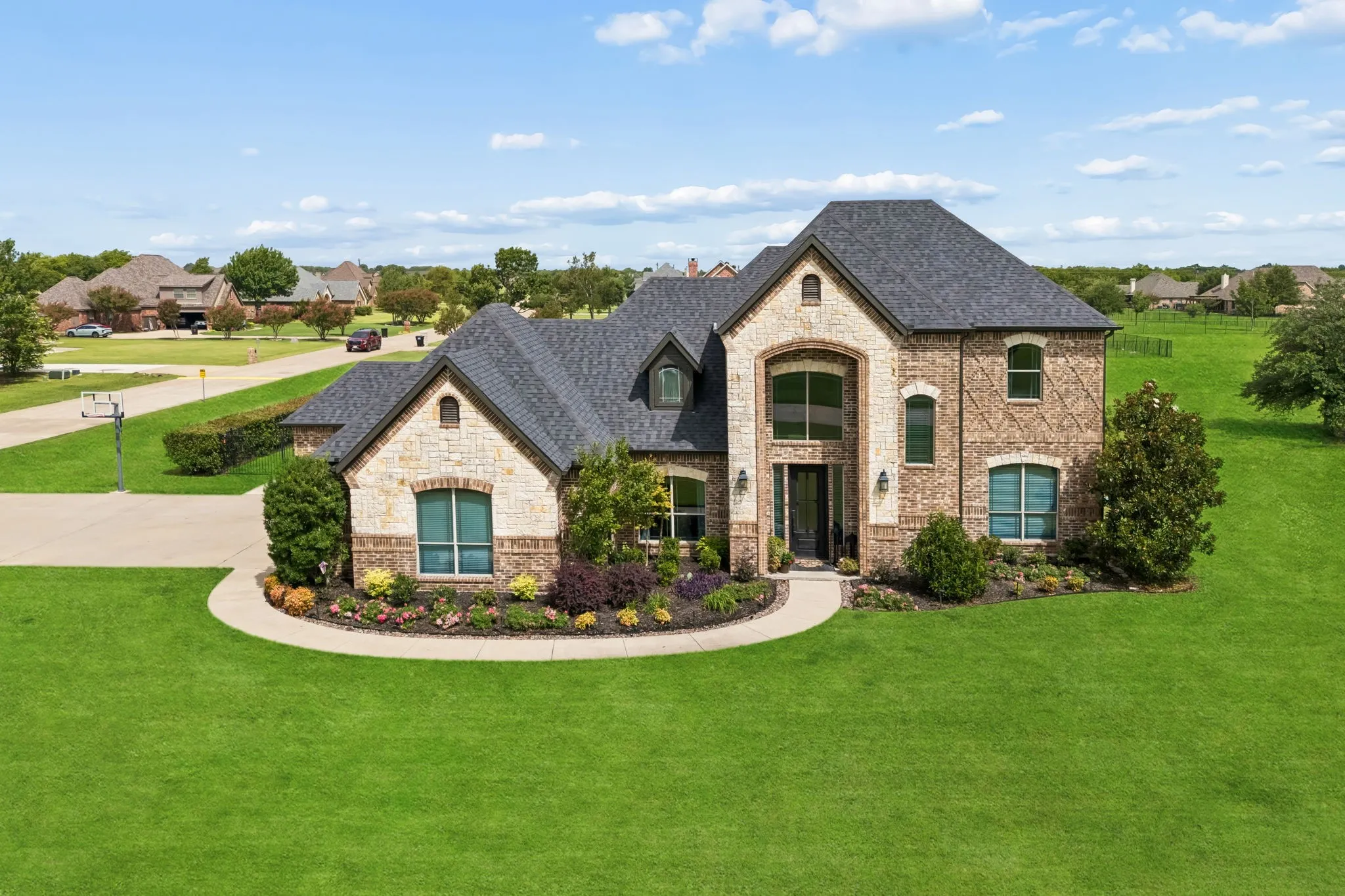 Single Family Residence For Sale in Kaufman County , 16011 Oconner Avenue, Talty, Texas 75126, 4 Bedroom, 3 Bathroom, 3 Garage spaces, 3,152 Sqft, built in 2005, mls#21332175, Real Estate Agent in Talty, Homes For Sale in Kaufman county, Homes For Sale in Talty, Realtor in Talty Texas, Real Estate Brokerage Independent Realty Texas, Luminita Cordes Realtor