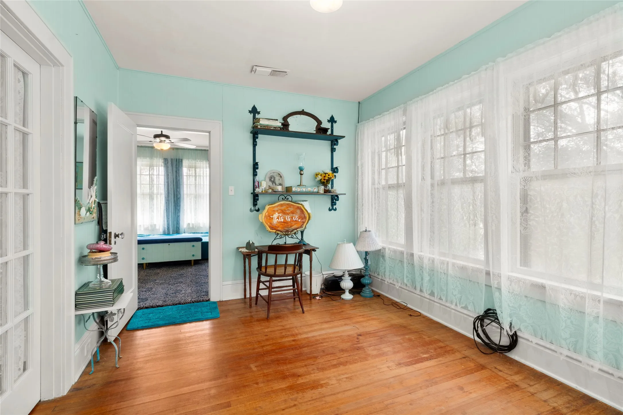 Single Family Residence For Sale in Limestone County , 400 S Mckinney Street, Mexia, Texas 76667, 3 Bedroom, 2 Bathroom, Garage spaces, 2,481 Sqft, built in 1923, mls#21336263, Real Estate Agent in Mexia, Homes For Sale in Limestone county, Homes For Sale in Mexia, Realtor in Mexia Texas, Real Estate Brokerage Independent Realty Texas, Luminita Cordes Realtor