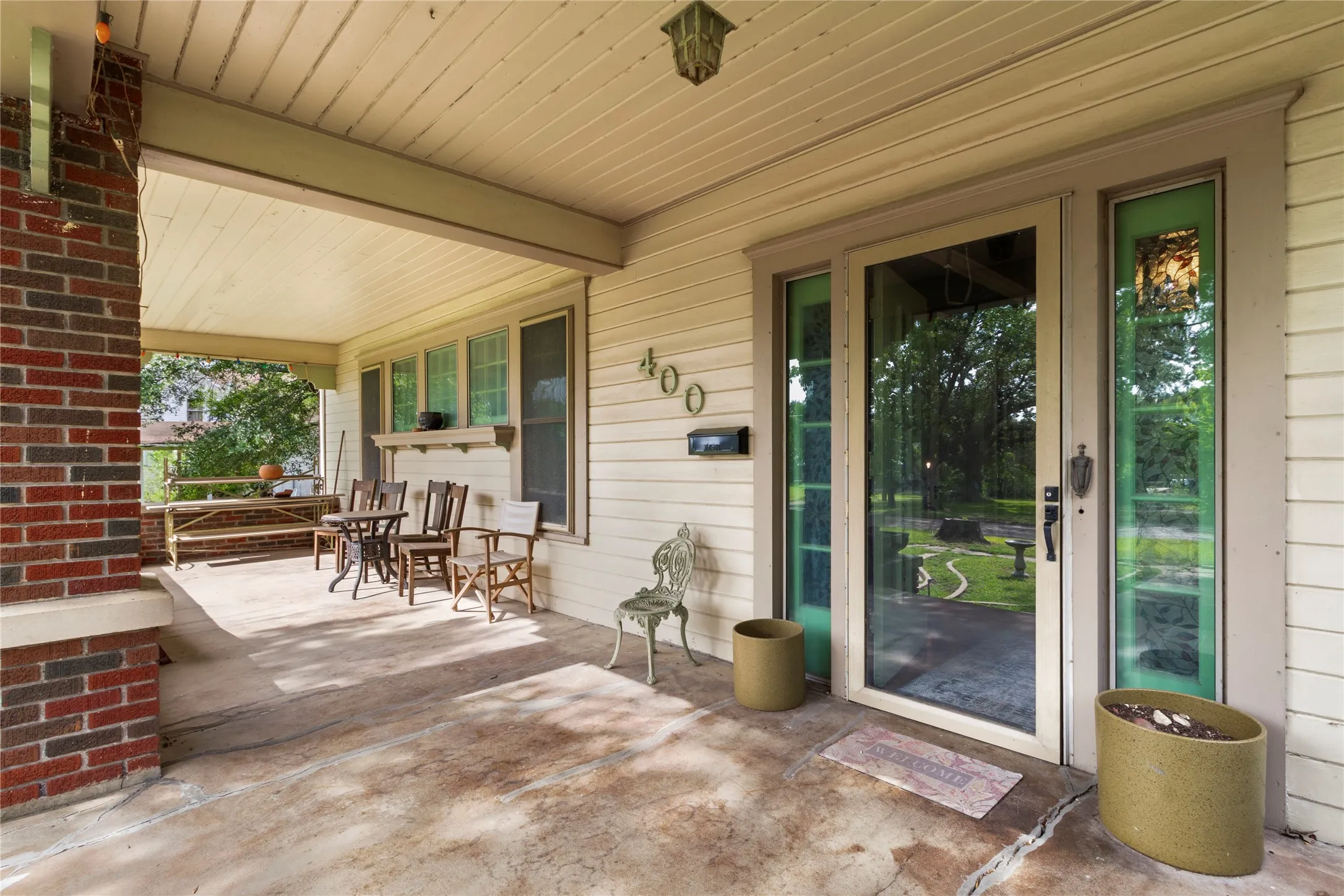 Single Family Residence For Sale in Limestone County , 400 S Mckinney Street, Mexia, Texas 76667, 3 Bedroom, 2 Bathroom, Garage spaces, 2,481 Sqft, built in 1923, mls#21336263, Real Estate Agent in Mexia, Homes For Sale in Limestone county, Homes For Sale in Mexia, Realtor in Mexia Texas, Real Estate Brokerage Independent Realty Texas, Luminita Cordes Realtor