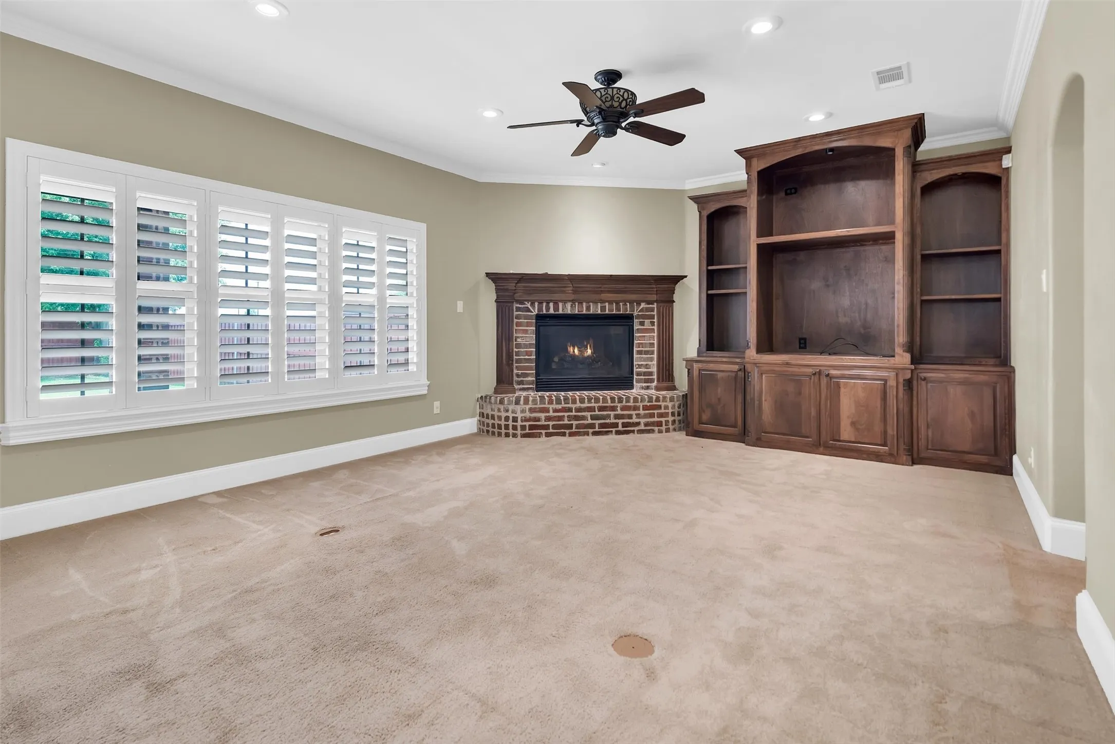 Single Family Residence For Sale in Grayson County , 2417 Westhaven Court, Sherman, Texas 75092, 4 Bedroom, 3 Bathroom, 2 Garage spaces, 2,413 Sqft, built in 2007, mls#21336256, Real Estate Agent in Sherman, Homes For Sale in Grayson county, Homes For Sale in Sherman, Realtor in Sherman Texas, Real Estate Brokerage Independent Realty Texas, Luminita Cordes Realtor