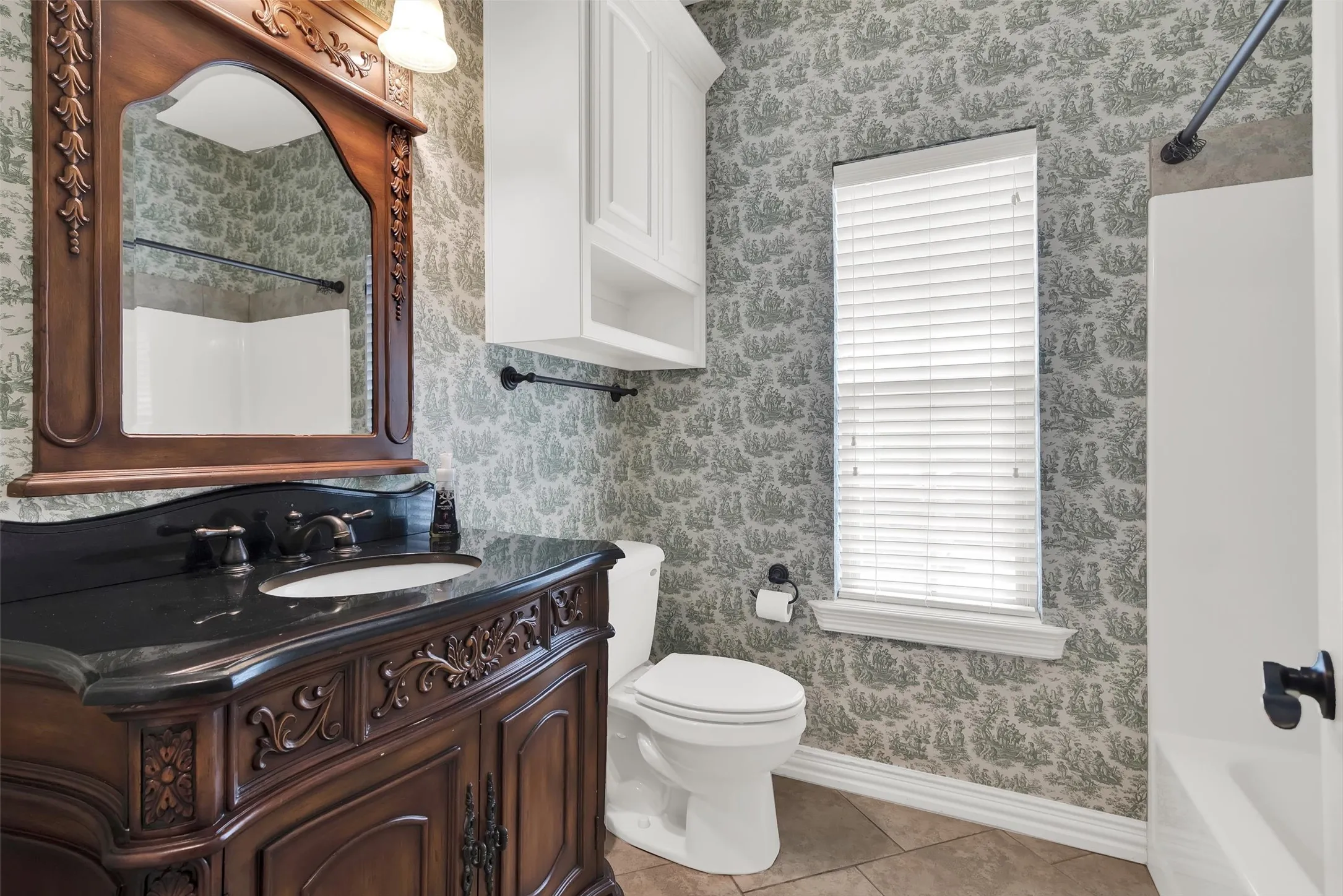 Single Family Residence For Sale in Grayson County , 2417 Westhaven Court, Sherman, Texas 75092, 4 Bedroom, 3 Bathroom, 2 Garage spaces, 2,413 Sqft, built in 2007, mls#21336256, Real Estate Agent in Sherman, Homes For Sale in Grayson county, Homes For Sale in Sherman, Realtor in Sherman Texas, Real Estate Brokerage Independent Realty Texas, Luminita Cordes Realtor