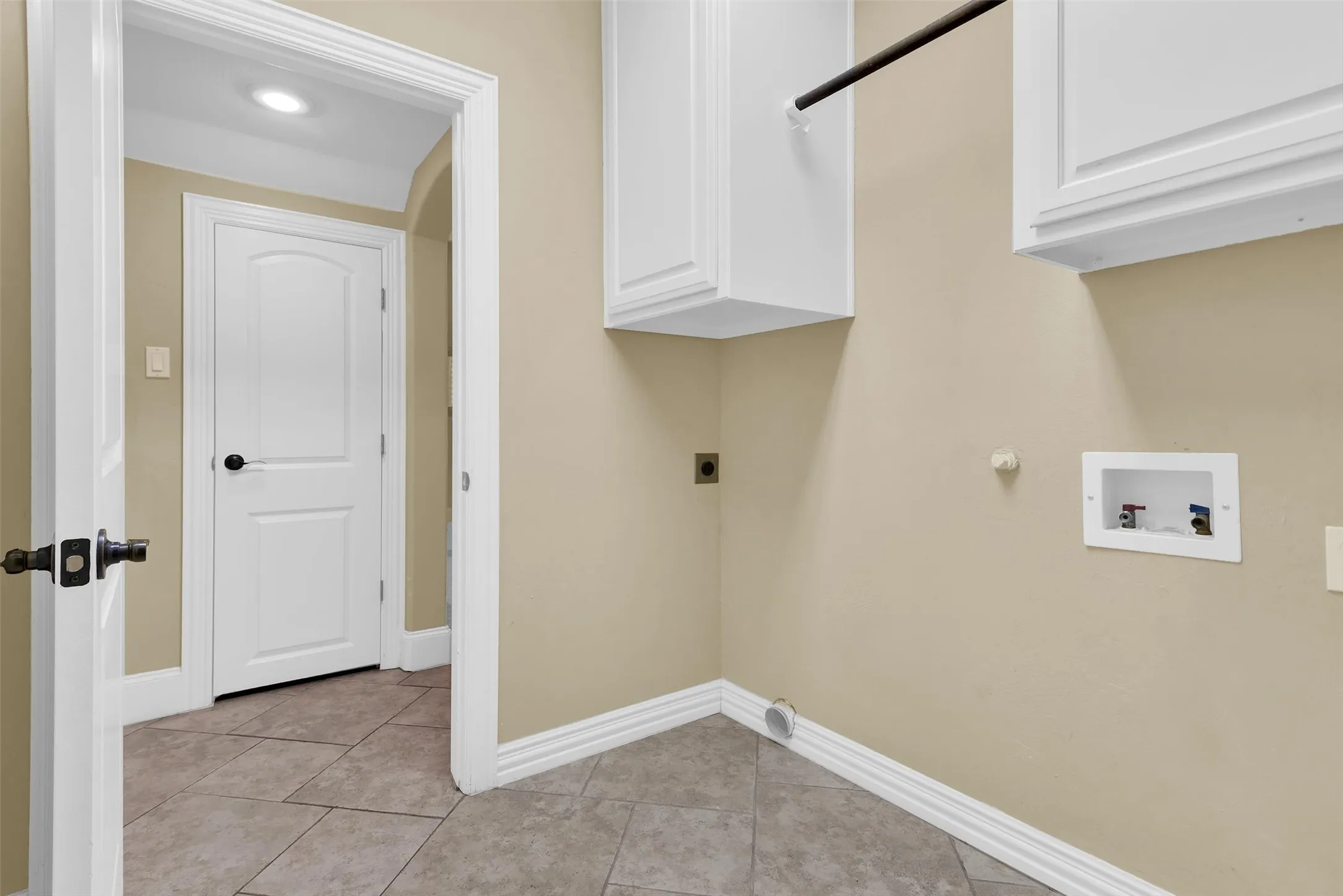 Single Family Residence For Sale in Grayson County , 2417 Westhaven Court, Sherman, Texas 75092, 4 Bedroom, 3 Bathroom, 2 Garage spaces, 2,413 Sqft, built in 2007, mls#21336256, Real Estate Agent in Sherman, Homes For Sale in Grayson county, Homes For Sale in Sherman, Realtor in Sherman Texas, Real Estate Brokerage Independent Realty Texas, Luminita Cordes Realtor