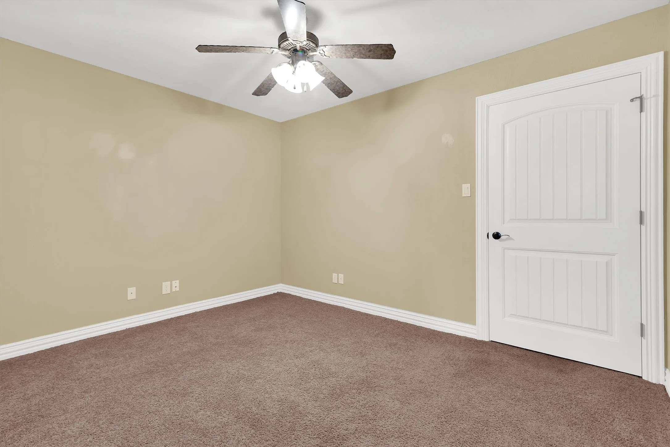 Single Family Residence For Sale in Grayson County , 2417 Westhaven Court, Sherman, Texas 75092, 4 Bedroom, 3 Bathroom, 2 Garage spaces, 2,413 Sqft, built in 2007, mls#21336256, Real Estate Agent in Sherman, Homes For Sale in Grayson county, Homes For Sale in Sherman, Realtor in Sherman Texas, Real Estate Brokerage Independent Realty Texas, Luminita Cordes Realtor