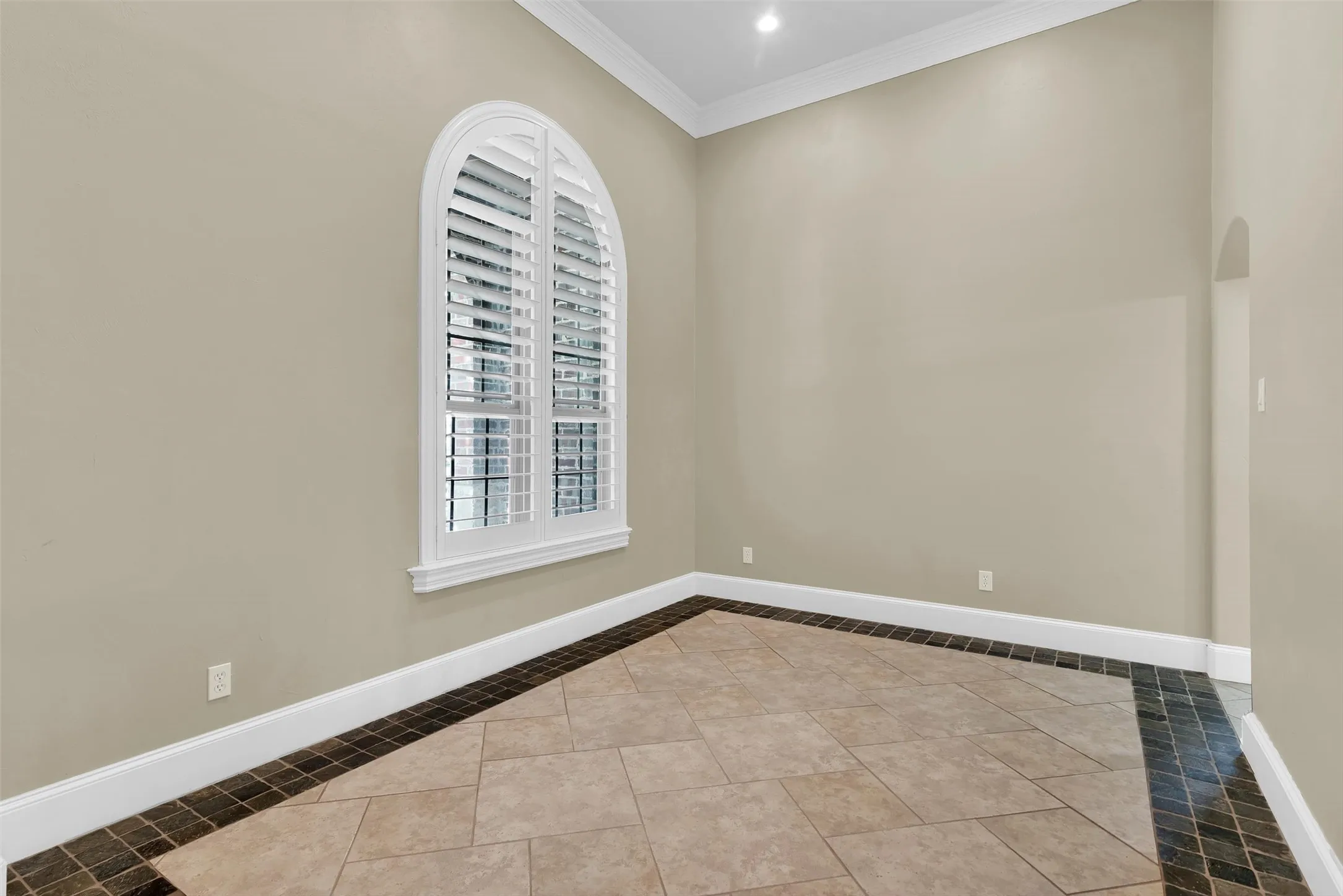 Single Family Residence For Sale in Grayson County , 2417 Westhaven Court, Sherman, Texas 75092, 4 Bedroom, 3 Bathroom, 2 Garage spaces, 2,413 Sqft, built in 2007, mls#21336256, Real Estate Agent in Sherman, Homes For Sale in Grayson county, Homes For Sale in Sherman, Realtor in Sherman Texas, Real Estate Brokerage Independent Realty Texas, Luminita Cordes Realtor