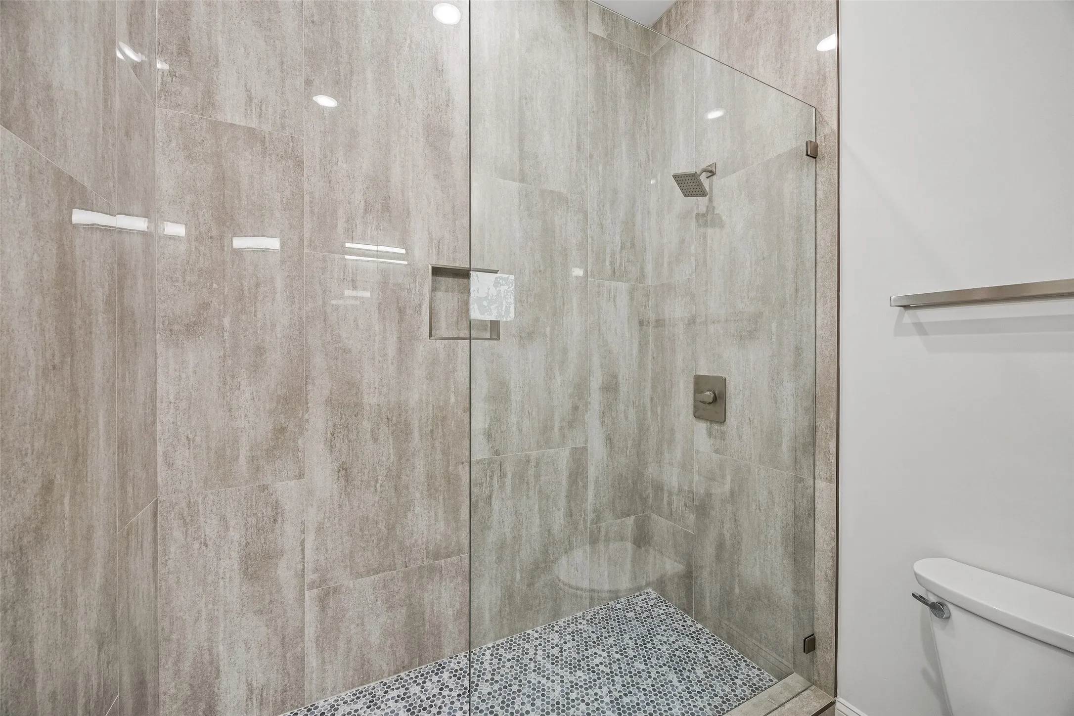 Apartment For Rent in Dallas County , 2010 Commerce Street B202, Dallas, Texas 75201, 1 Bedroom, 2 Bathroom, Garage spaces, 944 Sqft, built in 1925, mls#21335273, Real Estate Agent in Dallas, Homes For Rent in Dallas county, Homes For Rent in Dallas, Realtor in Dallas Texas, Real Estate Brokerage Independent Realty Texas, Luminita Cordes Realtor