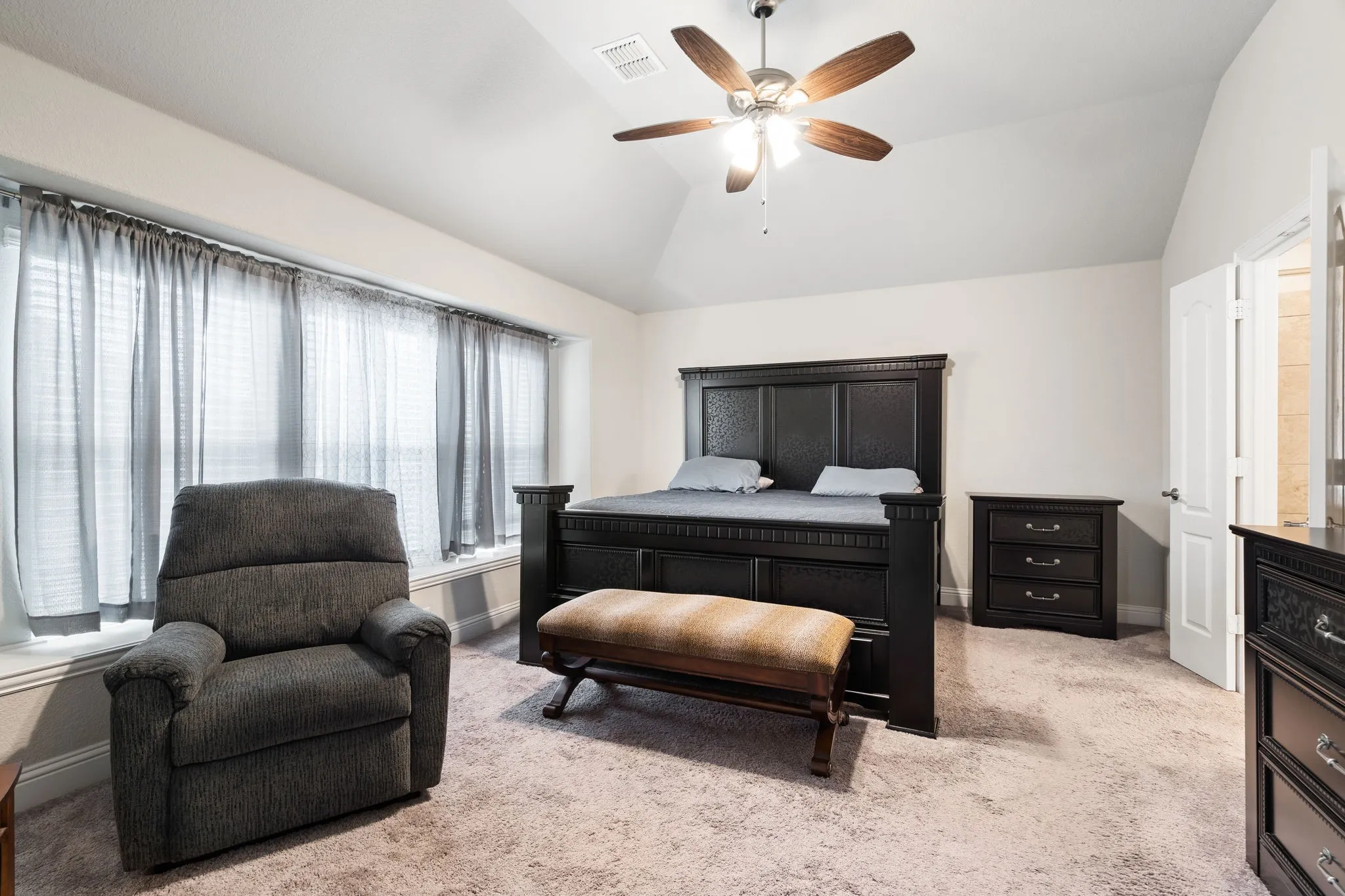 Single Family Residence For Rent in Johnson County , 2761 Lisa Maria Street, Burleson, Texas 76028, 3 Bedroom, 2 Bathroom, 2 Garage spaces, 1,859 Sqft, built in 2020, mls#21334383, Real Estate Agent in Burleson, Homes For Rent in Johnson county, Homes For Rent in Burleson, Realtor in Burleson Texas, Real Estate Brokerage Independent Realty Texas, Luminita Cordes Realtor