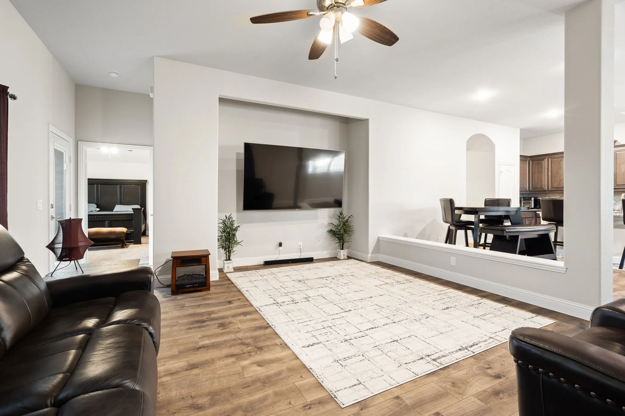 Single Family Residence For Rent in Johnson County , 2761 Lisa Maria Street, Burleson, Texas 76028, 3 Bedroom, 2 Bathroom, 2 Garage spaces, 1,859 Sqft, built in 2020, mls#21334383, Real Estate Agent in Burleson, Homes For Rent in Johnson county, Homes For Rent in Burleson, Realtor in Burleson Texas, Real Estate Brokerage Independent Realty Texas, Luminita Cordes Realtor
