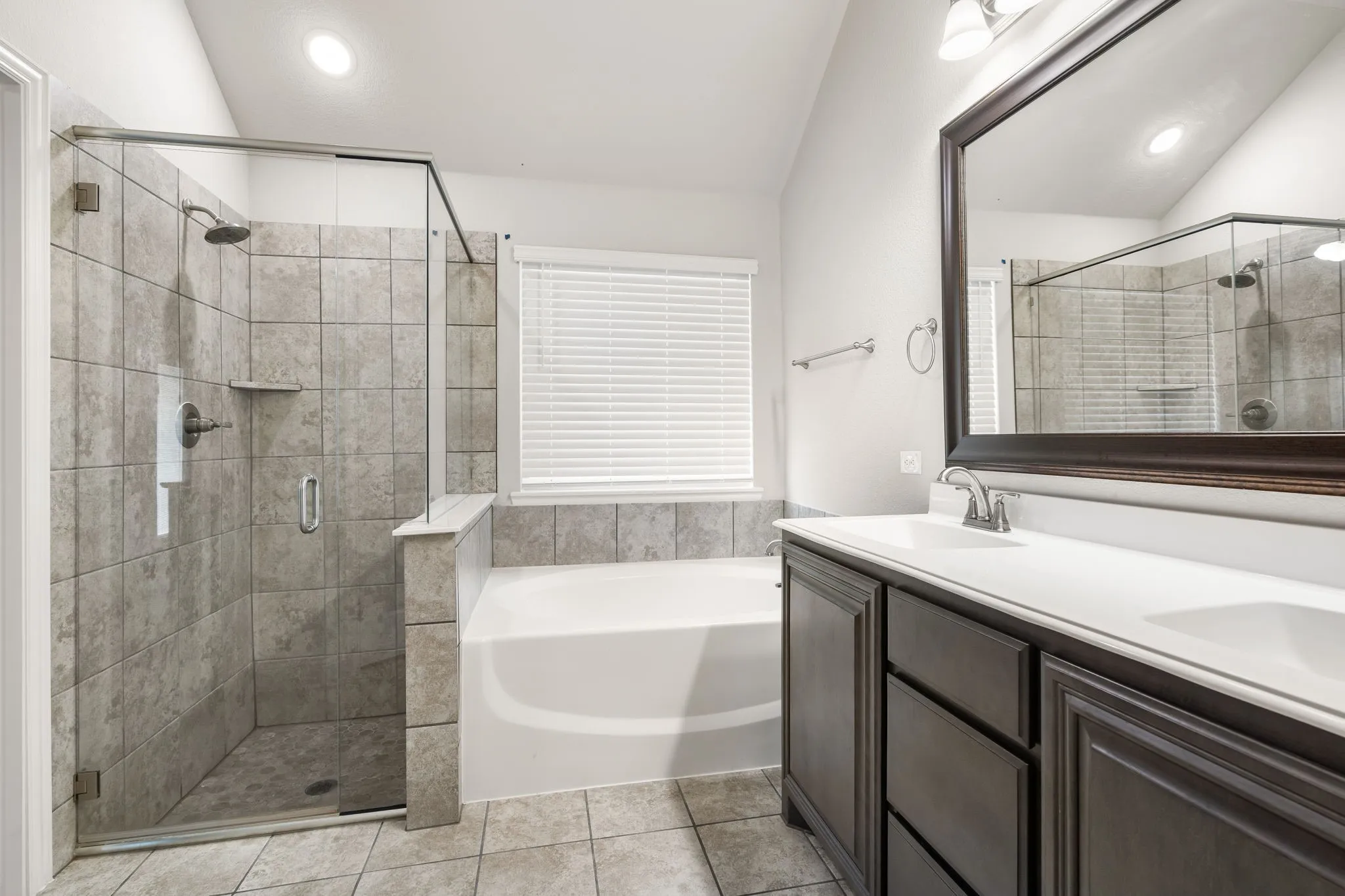 Single Family Residence For Rent in Johnson County , 2761 Lisa Maria Street, Burleson, Texas 76028, 3 Bedroom, 2 Bathroom, 2 Garage spaces, 1,859 Sqft, built in 2020, mls#21334383, Real Estate Agent in Burleson, Homes For Rent in Johnson county, Homes For Rent in Burleson, Realtor in Burleson Texas, Real Estate Brokerage Independent Realty Texas, Luminita Cordes Realtor