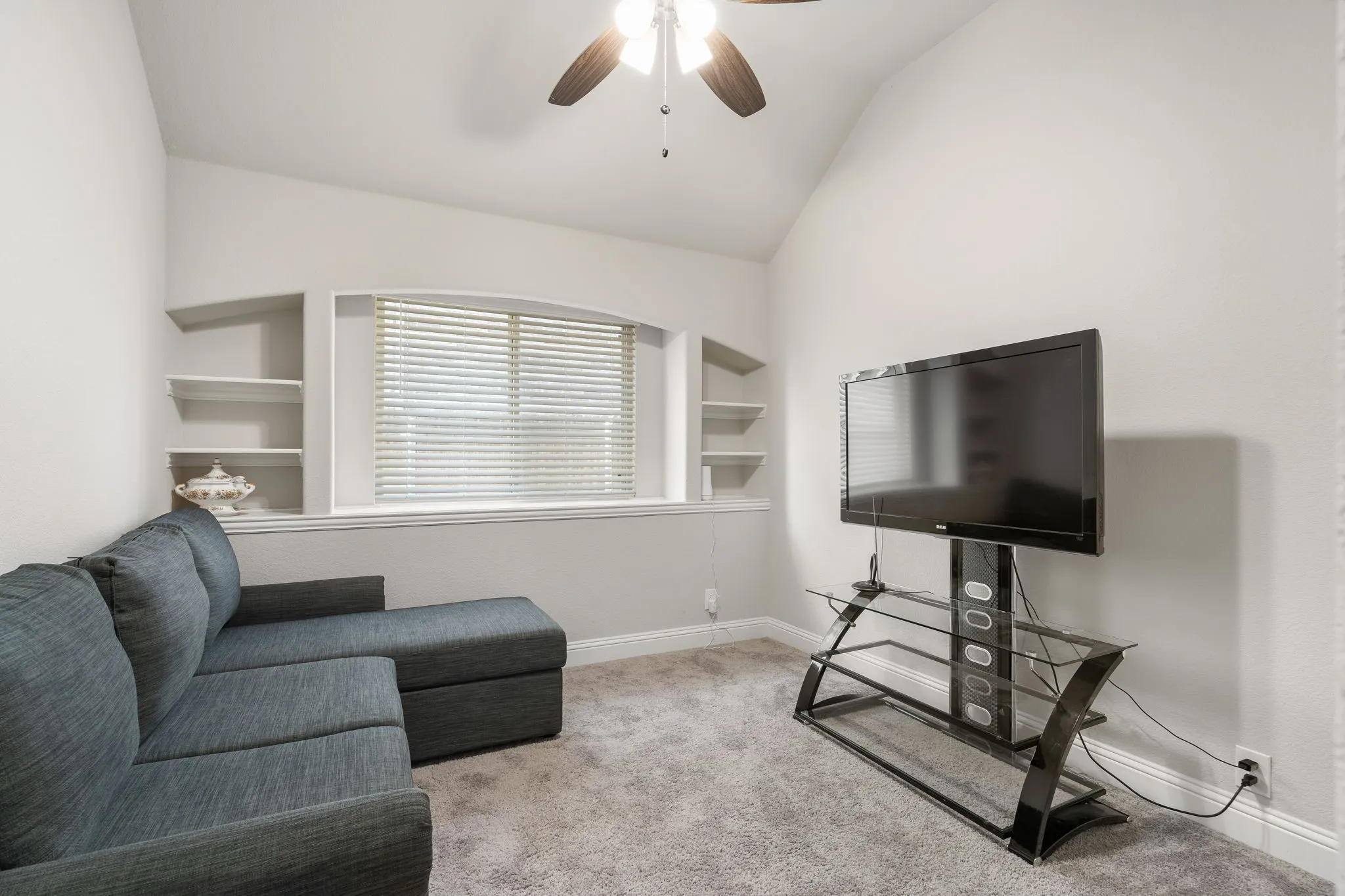 Single Family Residence For Rent in Johnson County , 2761 Lisa Maria Street, Burleson, Texas 76028, 3 Bedroom, 2 Bathroom, 2 Garage spaces, 1,859 Sqft, built in 2020, mls#21334383, Real Estate Agent in Burleson, Homes For Rent in Johnson county, Homes For Rent in Burleson, Realtor in Burleson Texas, Real Estate Brokerage Independent Realty Texas, Luminita Cordes Realtor