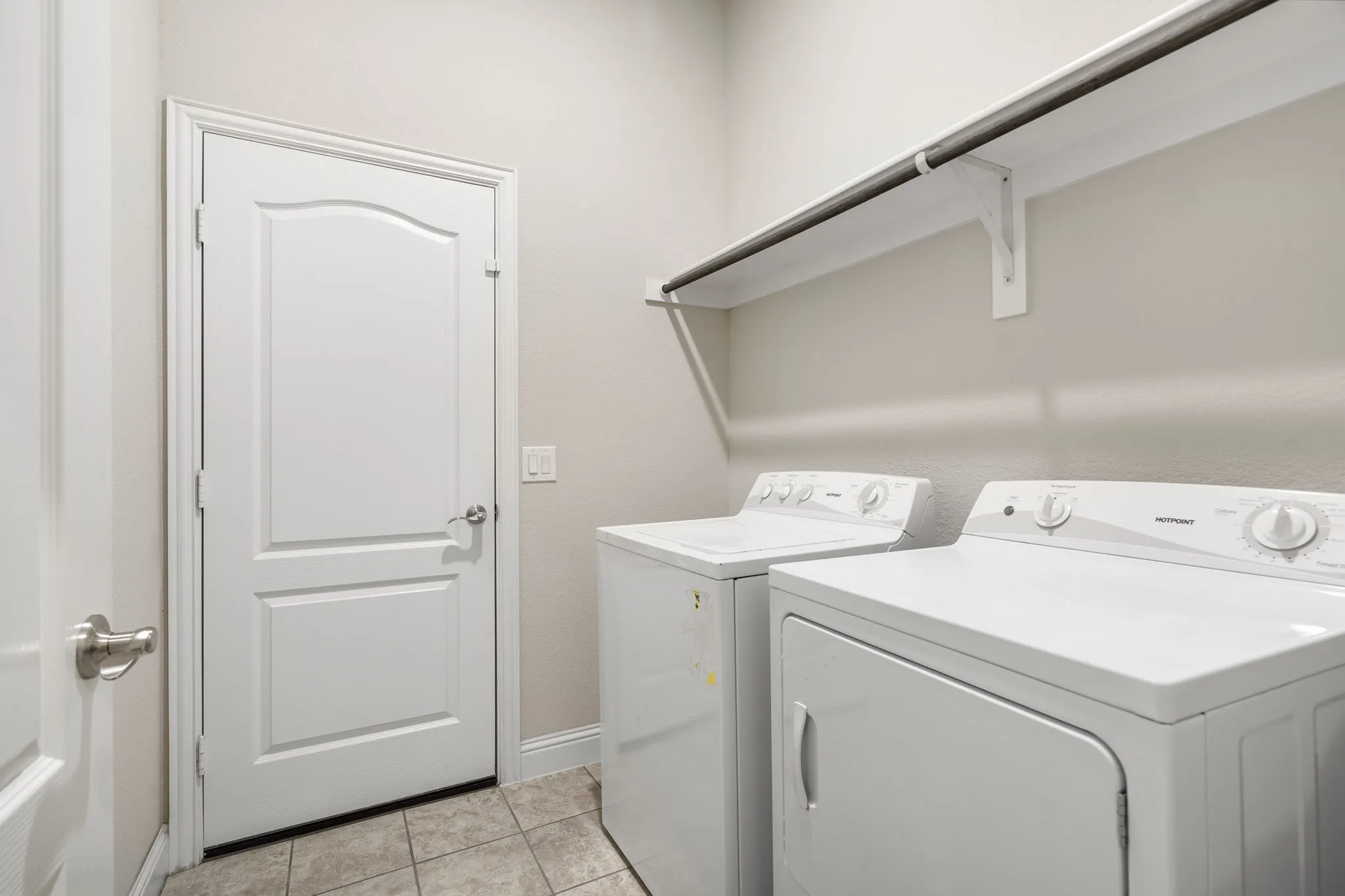 Single Family Residence For Rent in Johnson County , 2761 Lisa Maria Street, Burleson, Texas 76028, 3 Bedroom, 2 Bathroom, 2 Garage spaces, 1,859 Sqft, built in 2020, mls#21334383, Real Estate Agent in Burleson, Homes For Rent in Johnson county, Homes For Rent in Burleson, Realtor in Burleson Texas, Real Estate Brokerage Independent Realty Texas, Luminita Cordes Realtor
