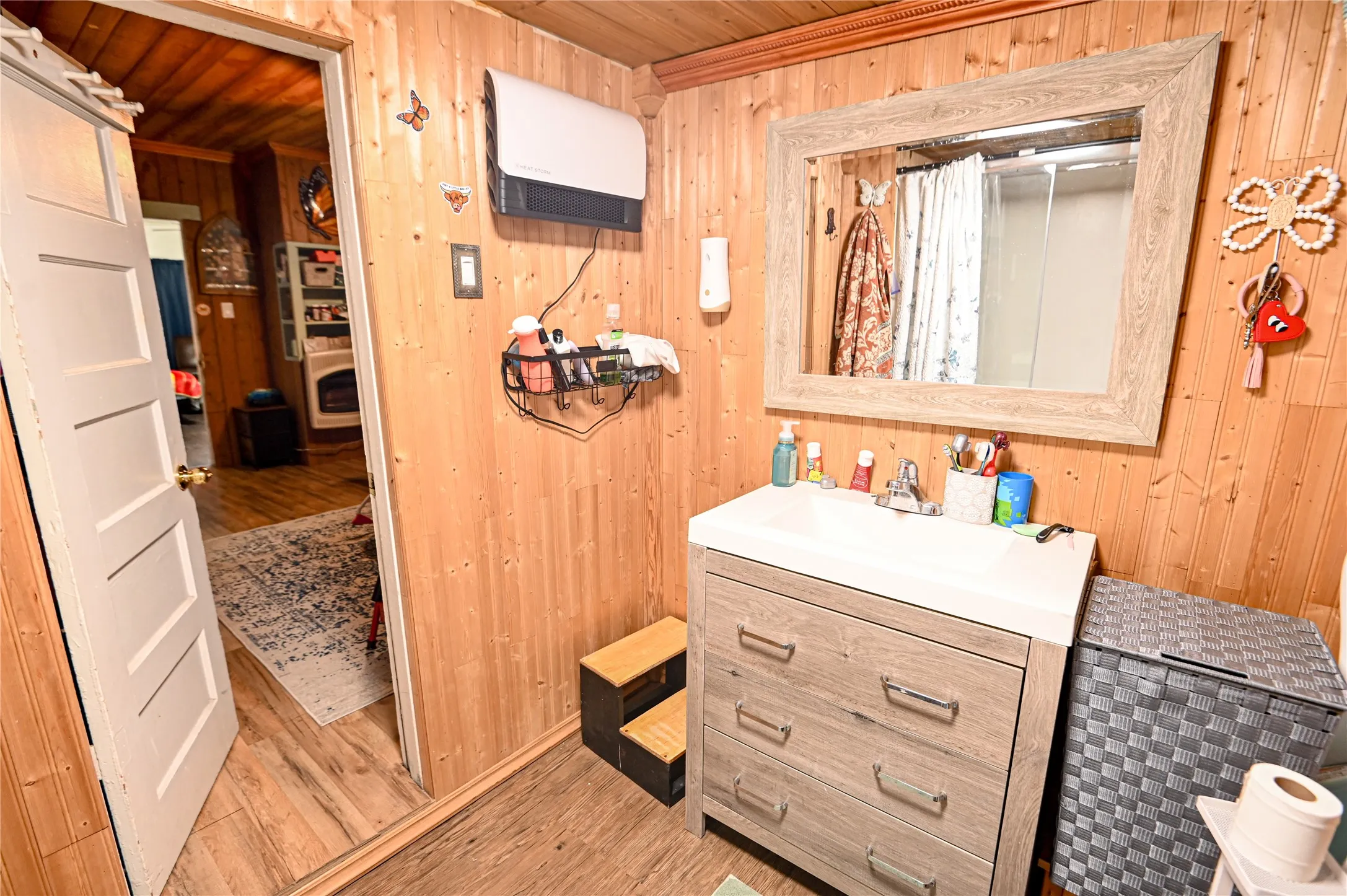Single Family Residence For Sale in Hunt County , 3815 7th Street, Greenville, Texas 75401, 3 Bedroom, 2 Bathroom, Garage spaces, 1,424 Sqft, built in 1955, mls#21336345, Real Estate Agent in Greenville, Homes For Sale in Hunt county, Homes For Sale in Greenville, Realtor in Greenville Texas, Real Estate Brokerage Independent Realty Texas, Luminita Cordes Realtor