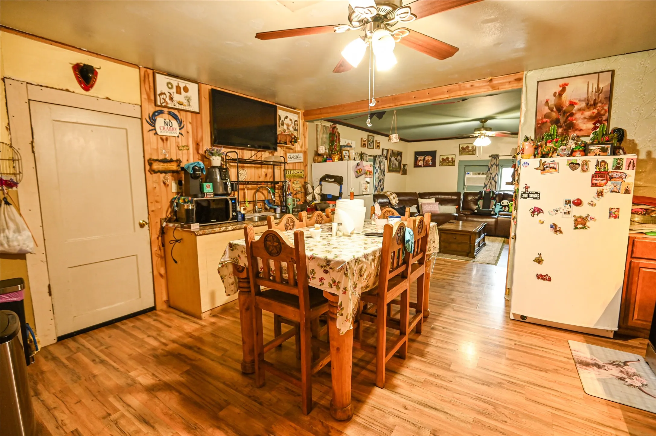 Single Family Residence For Sale in Hunt County , 3815 7th Street, Greenville, Texas 75401, 3 Bedroom, 2 Bathroom, Garage spaces, 1,424 Sqft, built in 1955, mls#21336345, Real Estate Agent in Greenville, Homes For Sale in Hunt county, Homes For Sale in Greenville, Realtor in Greenville Texas, Real Estate Brokerage Independent Realty Texas, Luminita Cordes Realtor