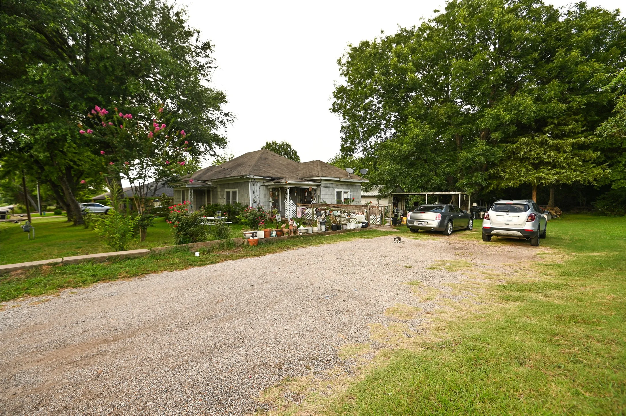 Single Family Residence For Sale in Hunt County , 3815 7th Street, Greenville, Texas 75401, 3 Bedroom, 2 Bathroom, Garage spaces, 1,424 Sqft, built in 1955, mls#21336345, Real Estate Agent in Greenville, Homes For Sale in Hunt county, Homes For Sale in Greenville, Realtor in Greenville Texas, Real Estate Brokerage Independent Realty Texas, Luminita Cordes Realtor