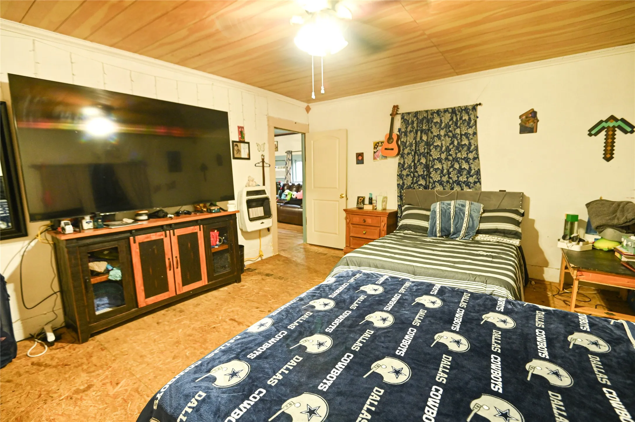 Single Family Residence For Sale in Hunt County , 3815 7th Street, Greenville, Texas 75401, 3 Bedroom, 2 Bathroom, Garage spaces, 1,424 Sqft, built in 1955, mls#21336345, Real Estate Agent in Greenville, Homes For Sale in Hunt county, Homes For Sale in Greenville, Realtor in Greenville Texas, Real Estate Brokerage Independent Realty Texas, Luminita Cordes Realtor