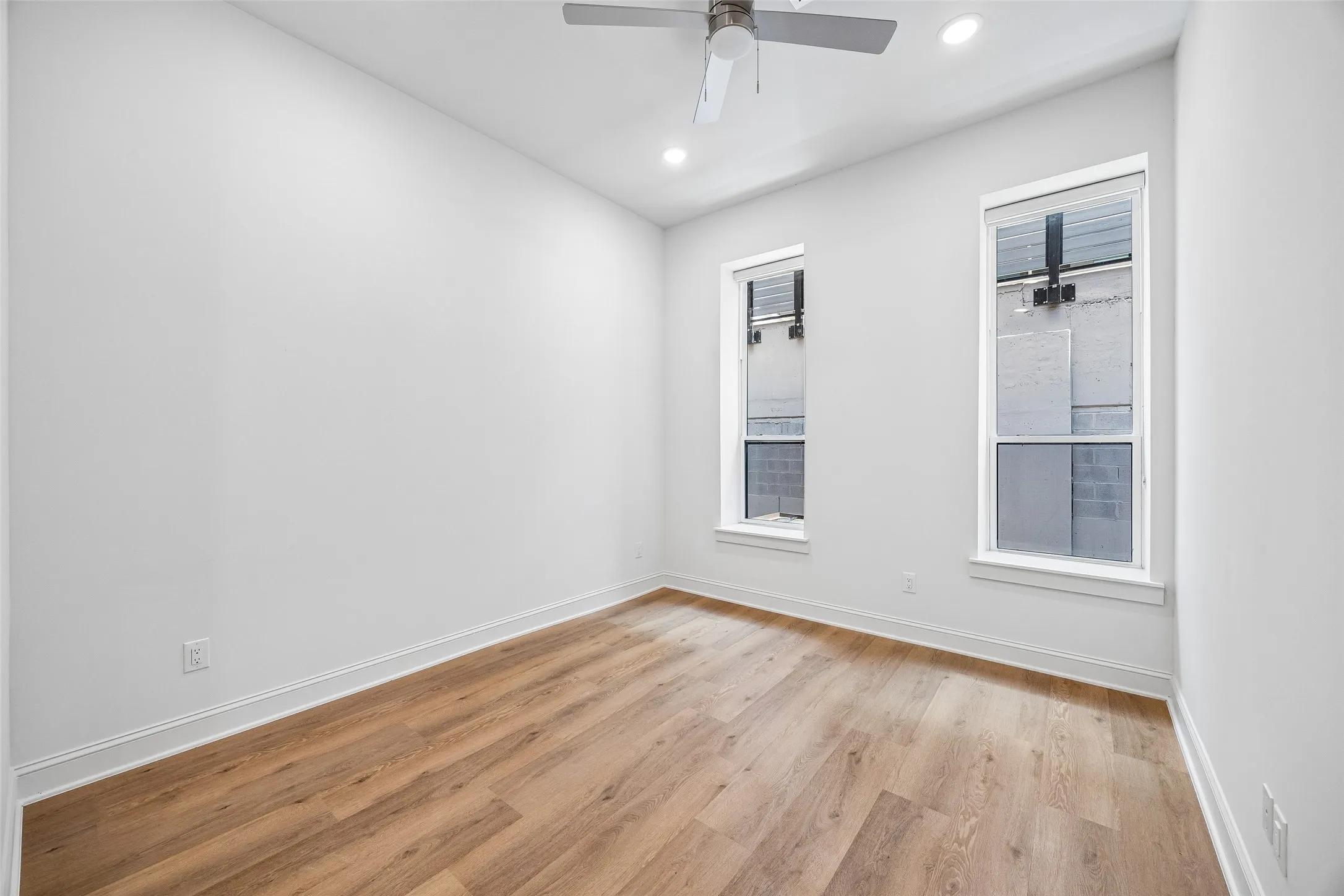 Apartment For Rent in Dallas County , 2010 Commerce Street B203, Dallas, Texas 75201, 1 Bedroom, 2 Bathroom, Garage spaces, 881 Sqft, built in 1925, mls#21335312, Real Estate Agent in Dallas, Homes For Rent in Dallas county, Homes For Rent in Dallas, Realtor in Dallas Texas, Real Estate Brokerage Independent Realty Texas, Luminita Cordes Realtor