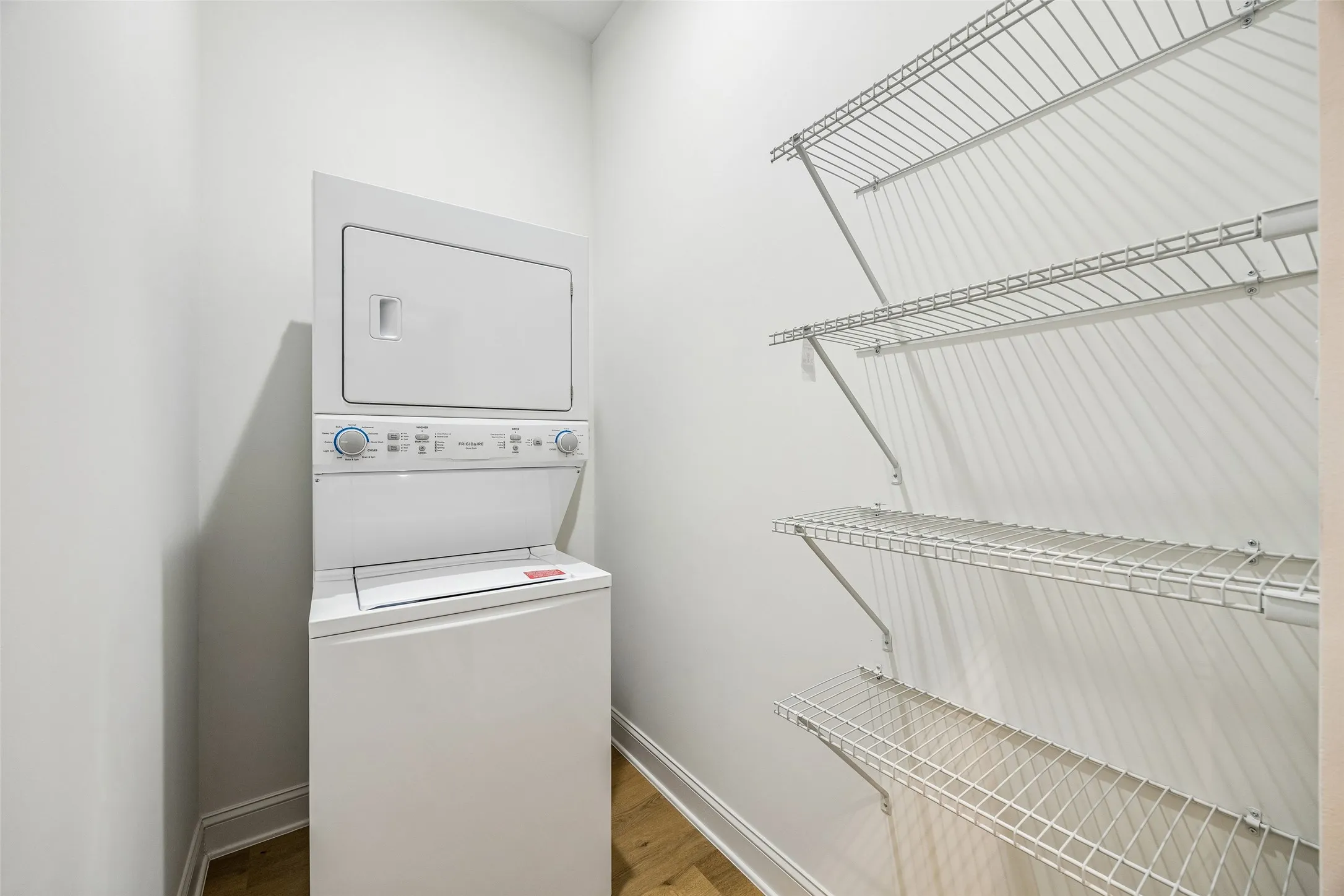 Apartment For Rent in Dallas County , 2010 Commerce Street B203, Dallas, Texas 75201, 1 Bedroom, 2 Bathroom, Garage spaces, 881 Sqft, built in 1925, mls#21335312, Real Estate Agent in Dallas, Homes For Rent in Dallas county, Homes For Rent in Dallas, Realtor in Dallas Texas, Real Estate Brokerage Independent Realty Texas, Luminita Cordes Realtor