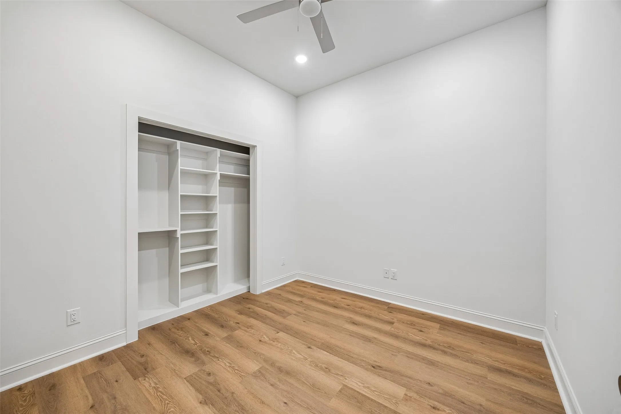 Apartment For Rent in Dallas County , 2010 Commerce Street B203, Dallas, Texas 75201, 1 Bedroom, 2 Bathroom, Garage spaces, 881 Sqft, built in 1925, mls#21335312, Real Estate Agent in Dallas, Homes For Rent in Dallas county, Homes For Rent in Dallas, Realtor in Dallas Texas, Real Estate Brokerage Independent Realty Texas, Luminita Cordes Realtor