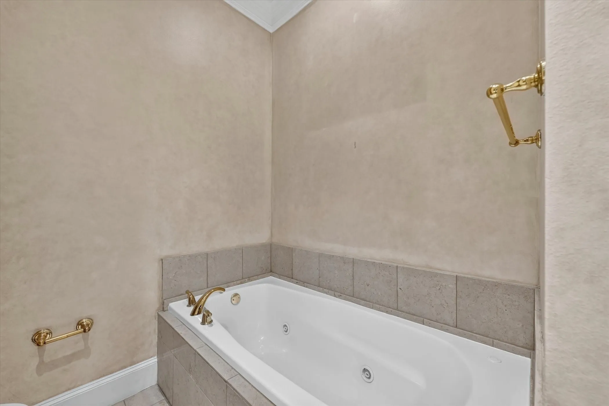 Separate jetted tub.