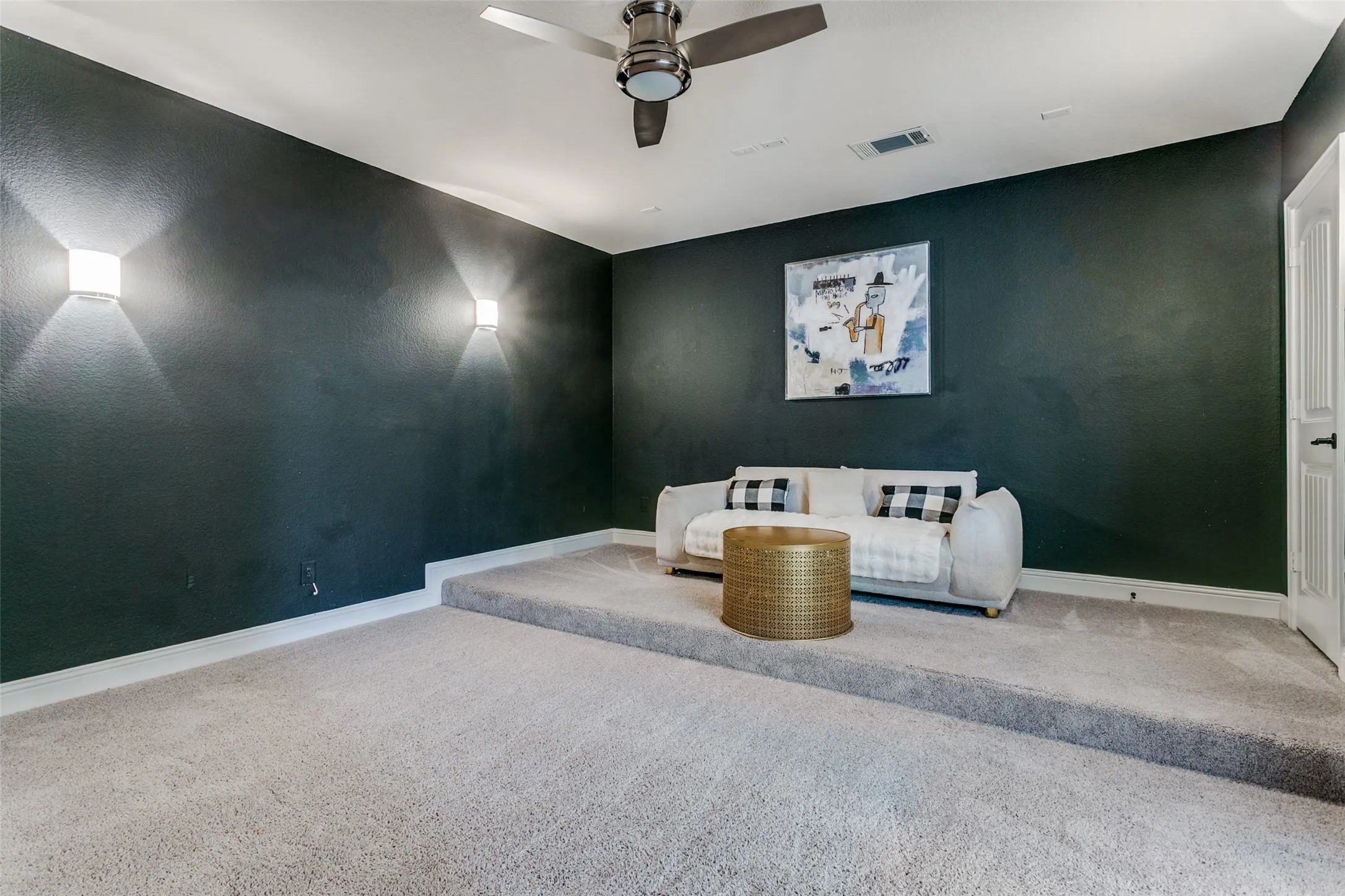 Single Family Residence For Sale in Denton County , 104 Martingale Trail, Oak Point, Texas 75068, 4 Bedroom, 4 Bathroom, 3 Garage spaces, 3,305 Sqft, built in 2016, mls#21336299, Real Estate Agent in Oak Point, Homes For Sale in Denton county, Homes For Sale in Oak Point, Realtor in Oak Point Texas, Real Estate Brokerage Independent Realty Texas, Luminita Cordes Realtor